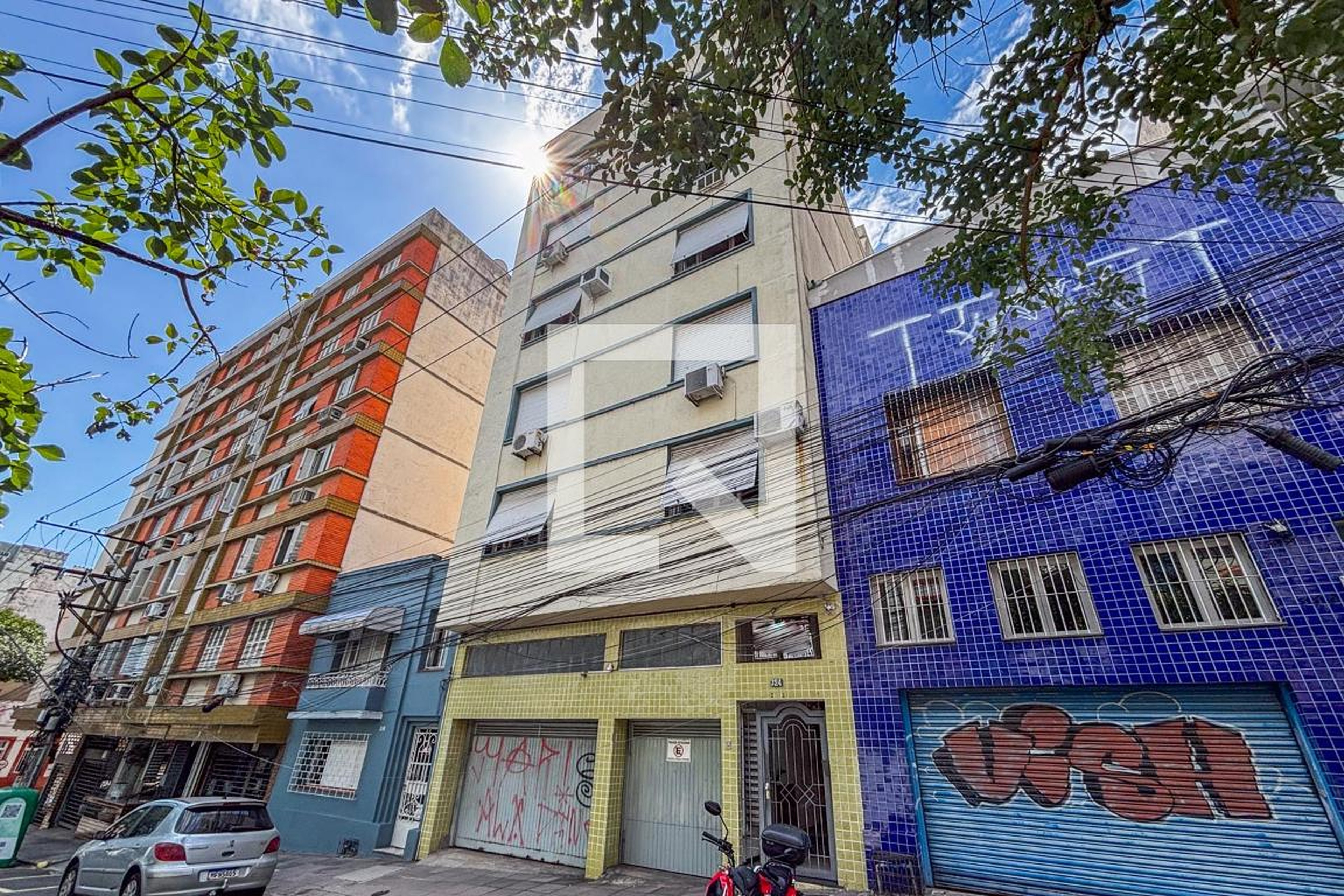 Fachada Condomínio em Rua General Vasco Alves, 324