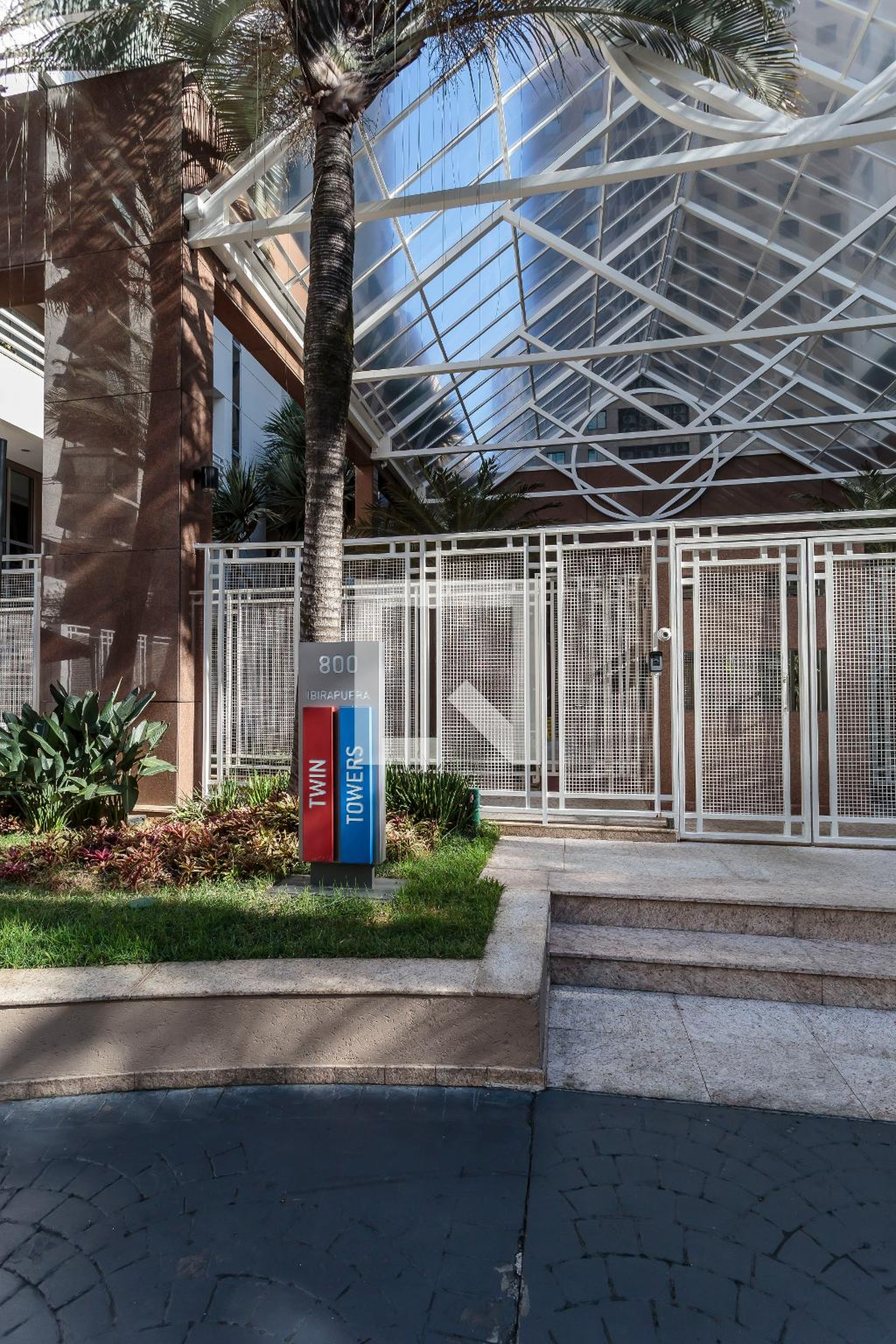 Fachada Condomínio Twin Tower II