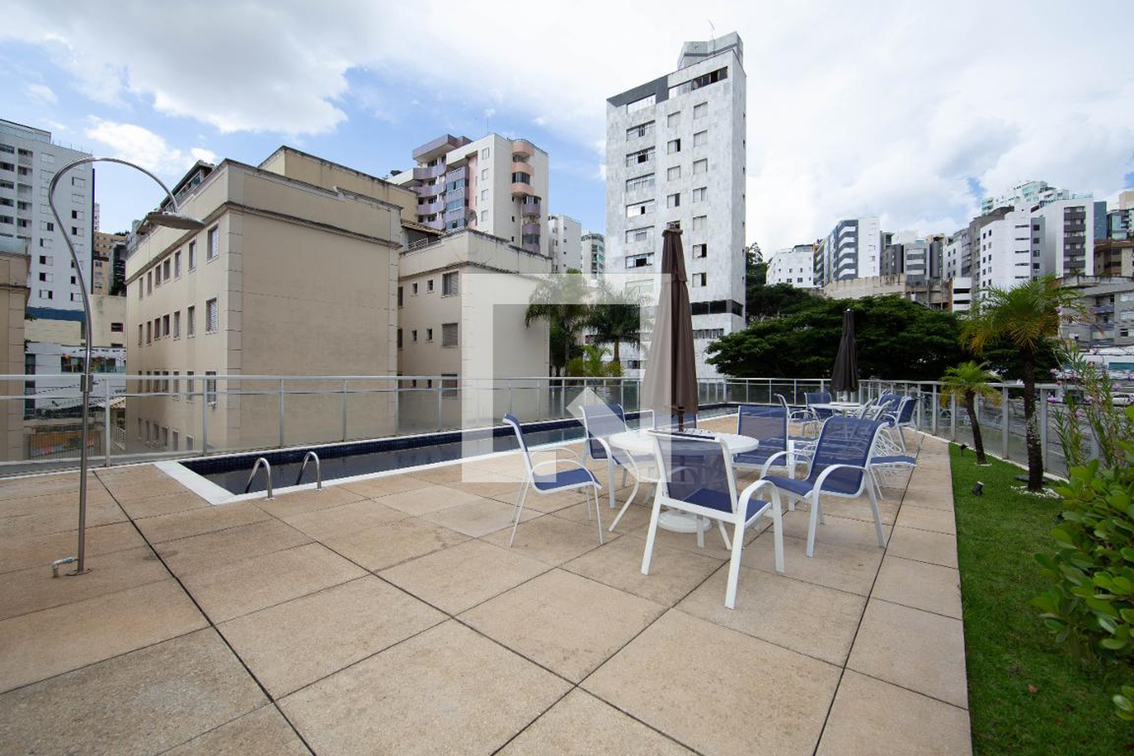 PISCINA Condomínio em Rua Cônsul Walter, 115