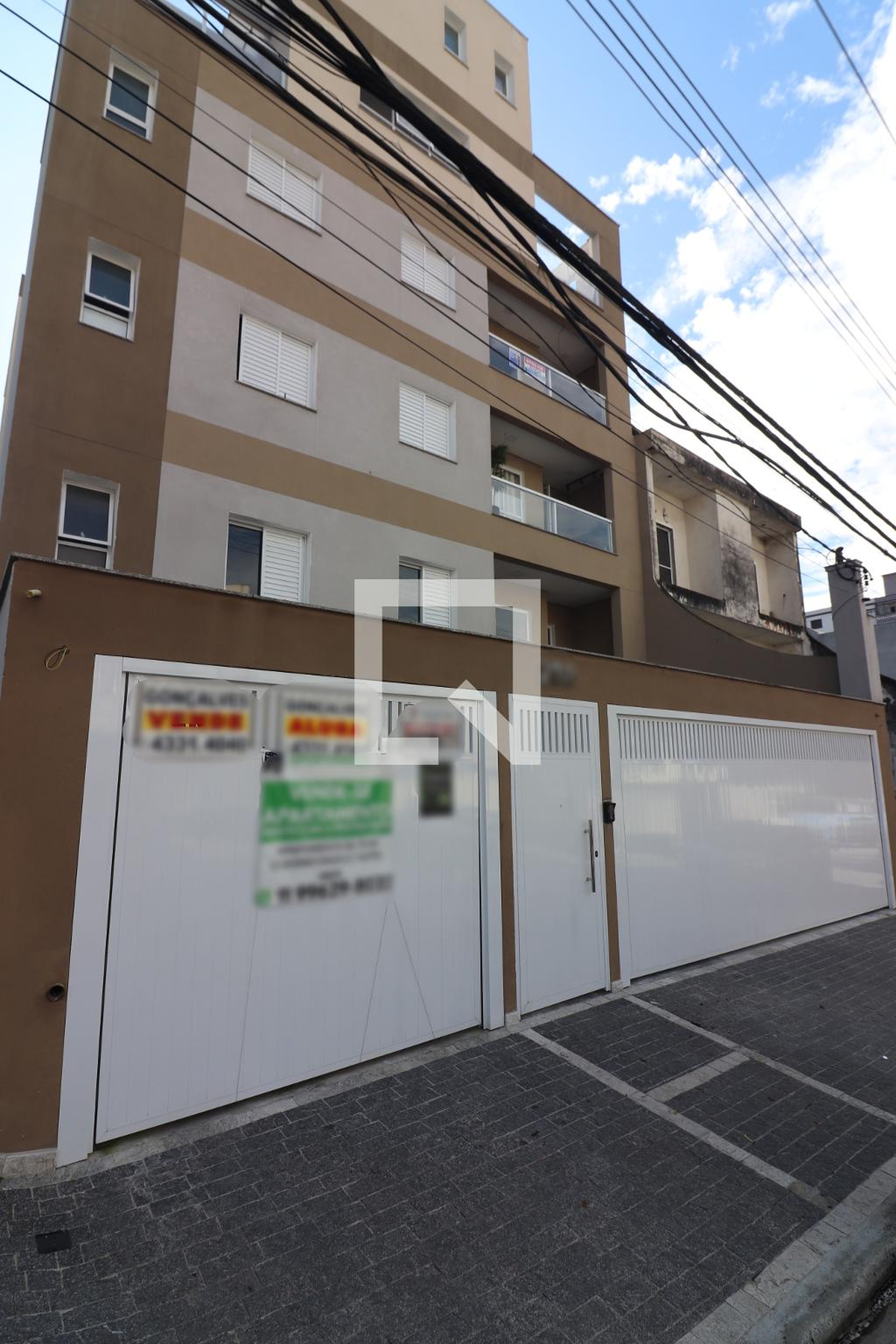 Fachada Condomínio em Rua Mateos Demarchi, 288