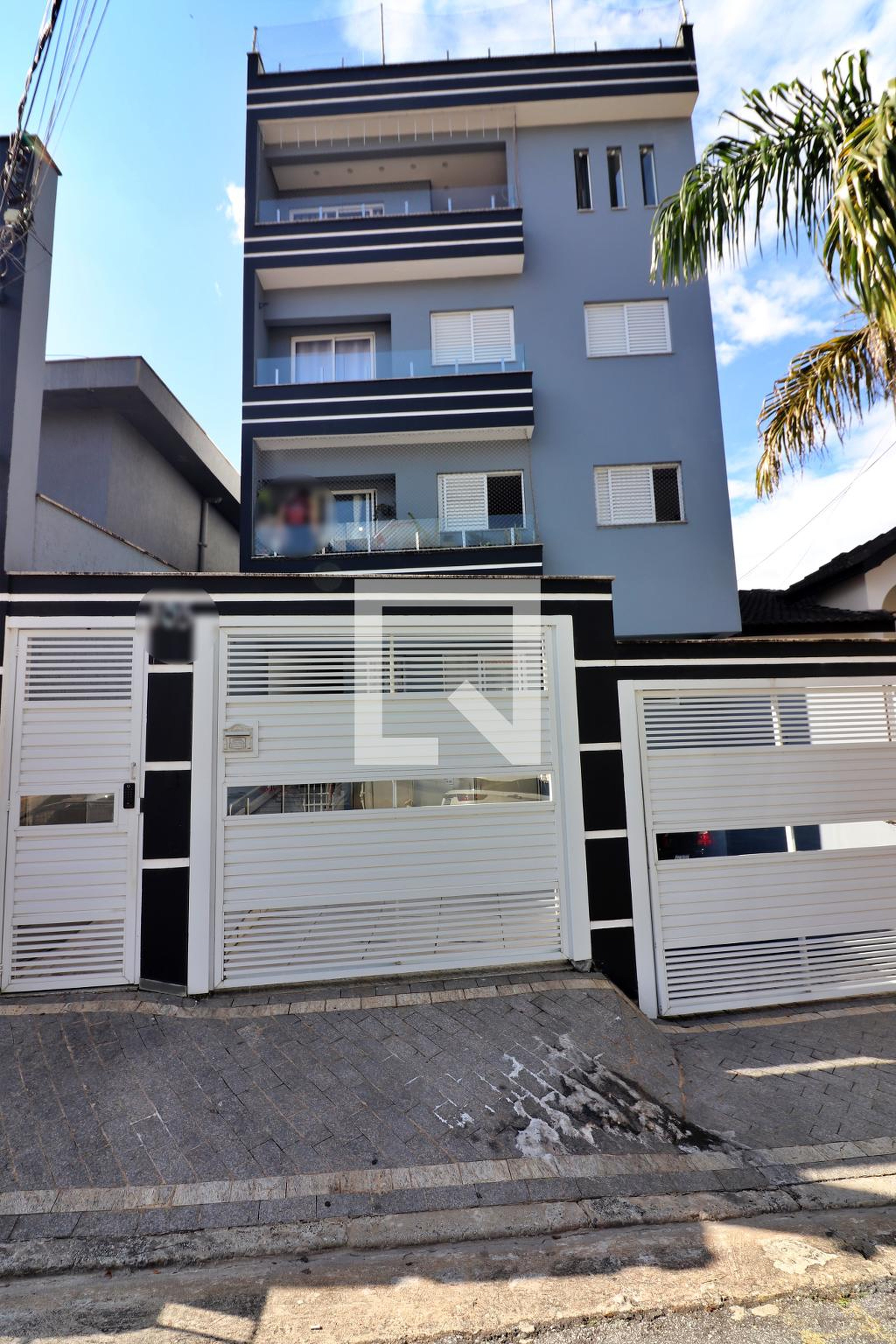 Fachada Condomínio em Rua Carlos Teodoro Bellinghausen, 105