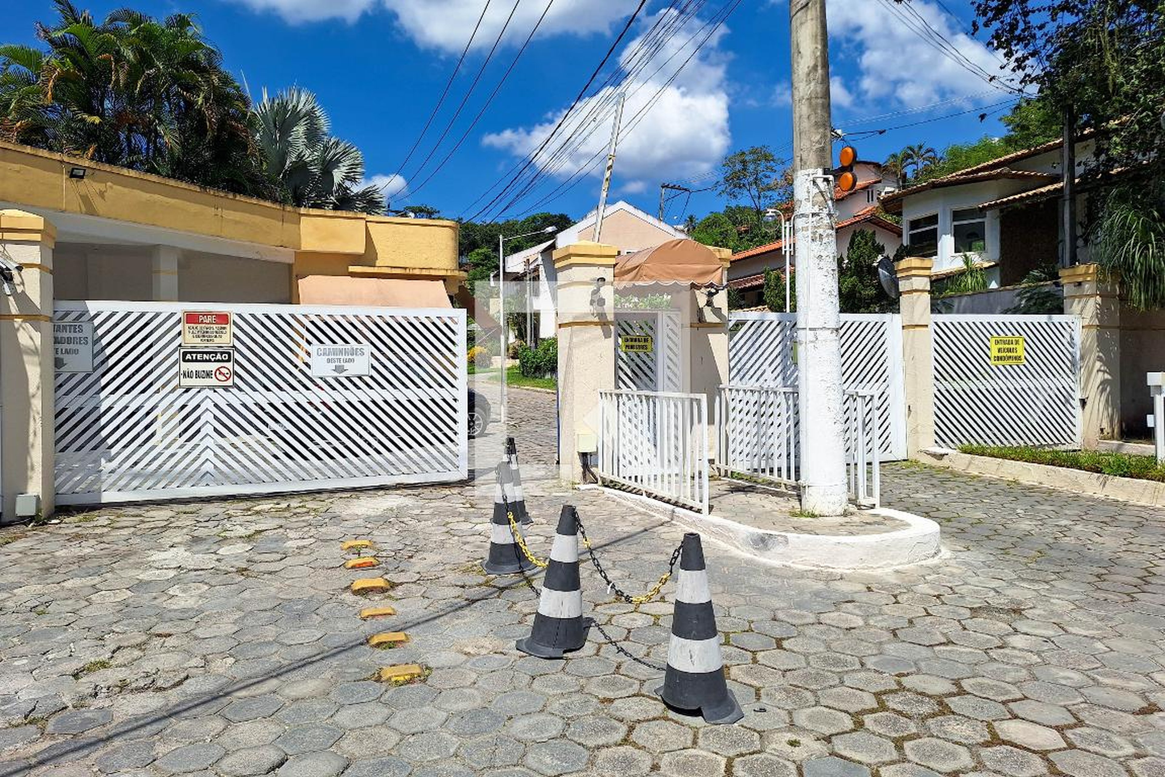 Fachada Condomínio Lírio do Campo 4