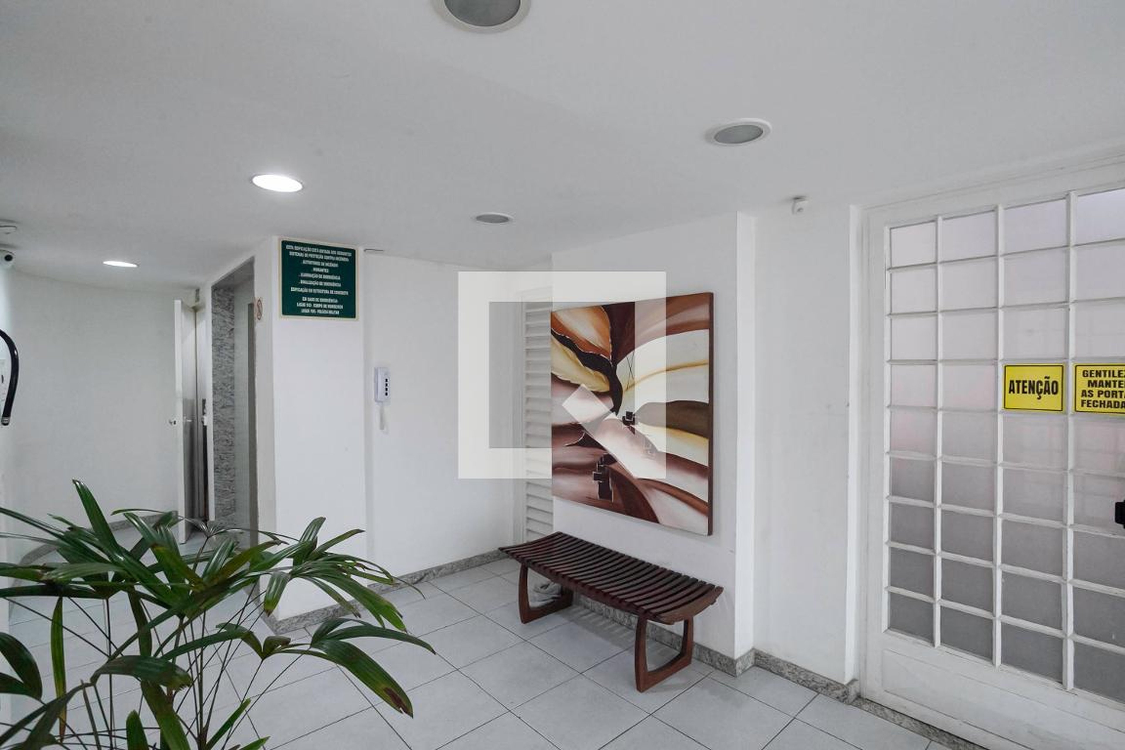 Hall social Condomínio em Rua Paschoal Carlos Magno, 41