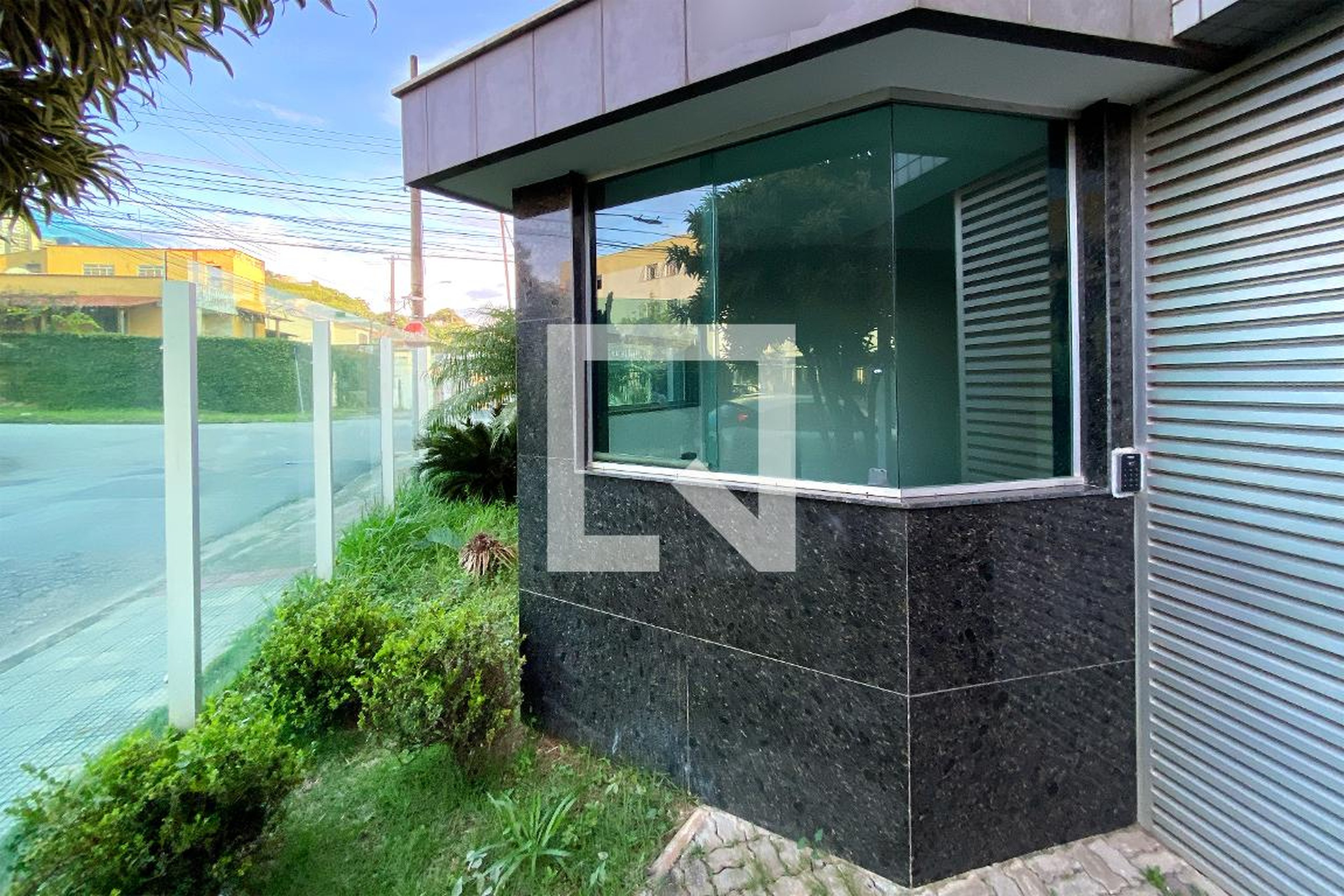 Fachada Condomínio em Rua Peperi, 760