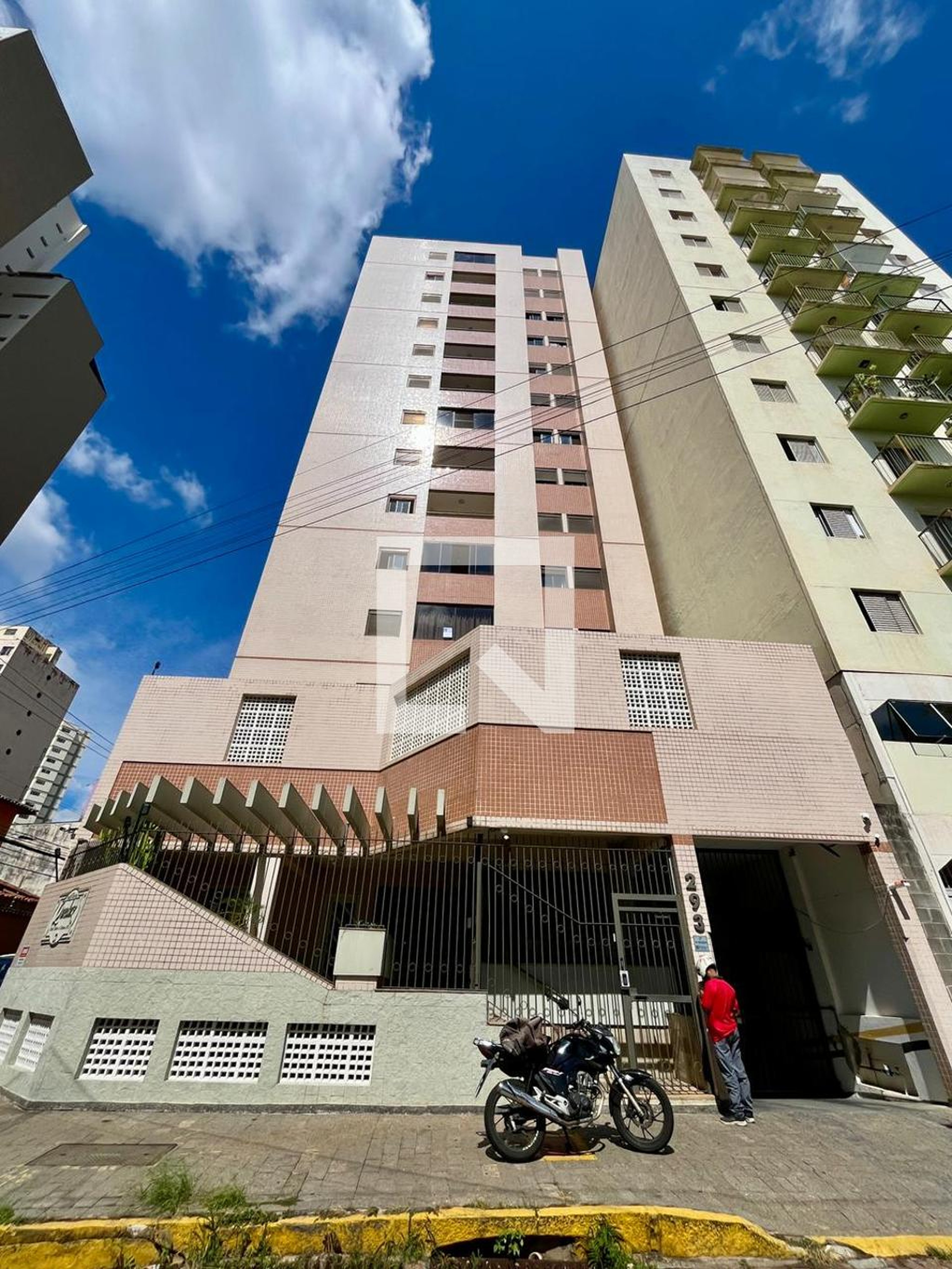 Fachada Condomínio em Rua Culto à Ciência, 293