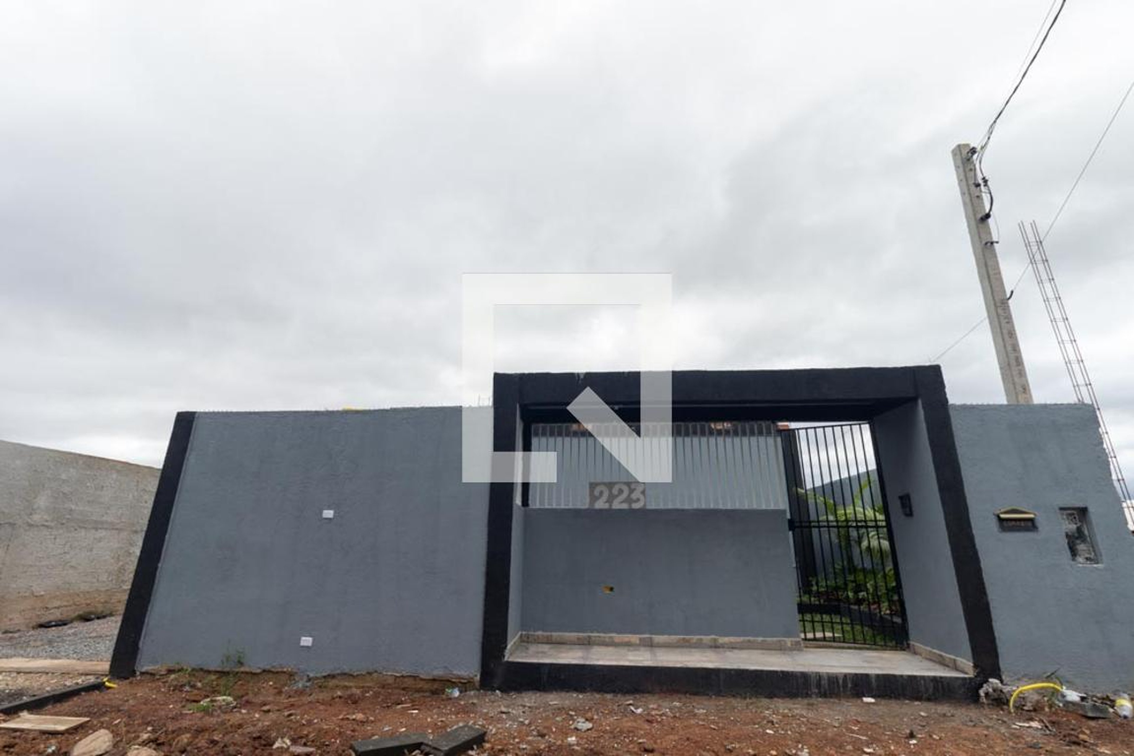 Fachada Condomínio em Rua Celso da Costa Ramos, 223