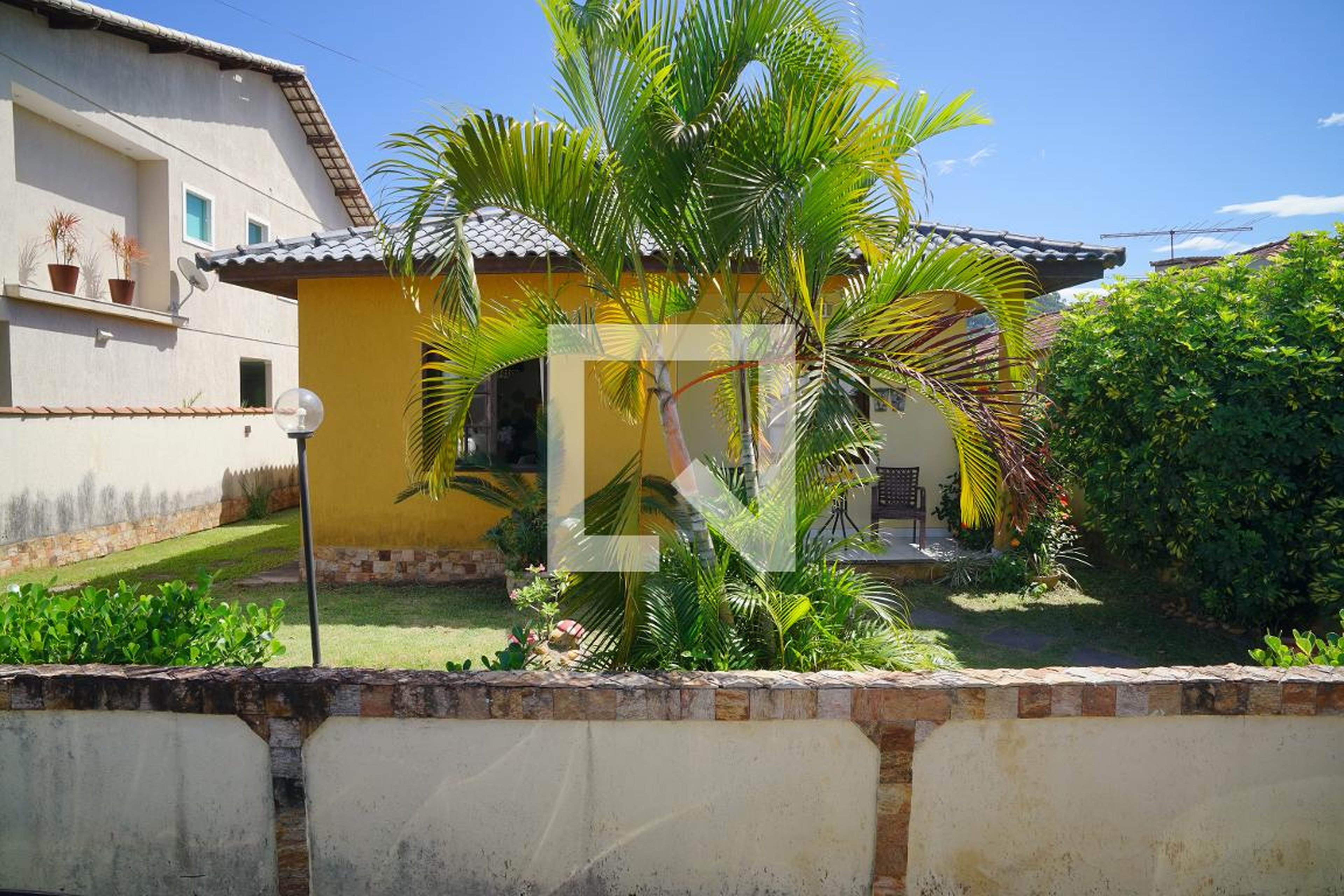 Fachada Condomínio em Rua A, 25