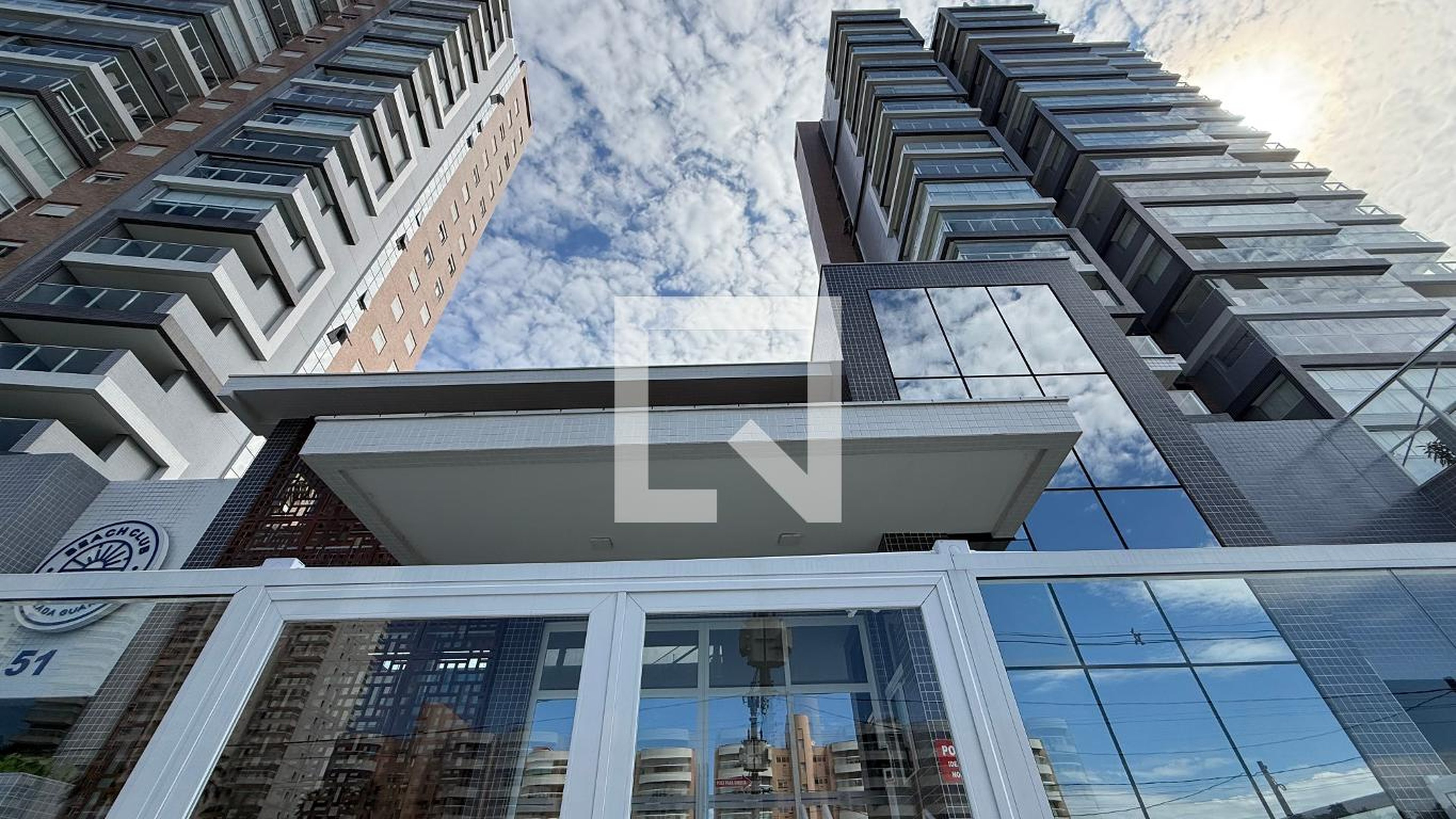 Fachada Condomínio em Rua F, 51