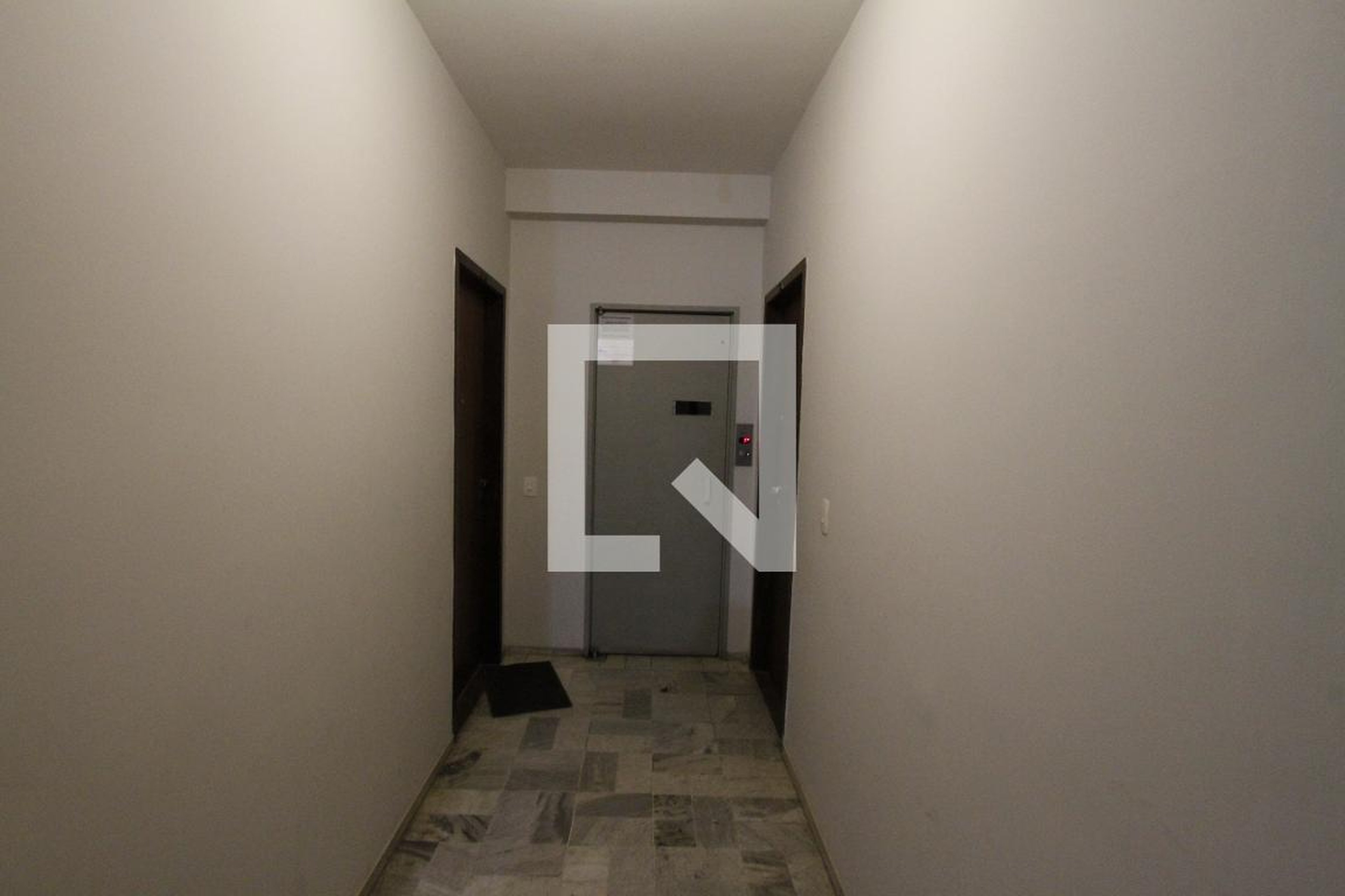 elevador - Edifício Antônio Carlos da Fonseca