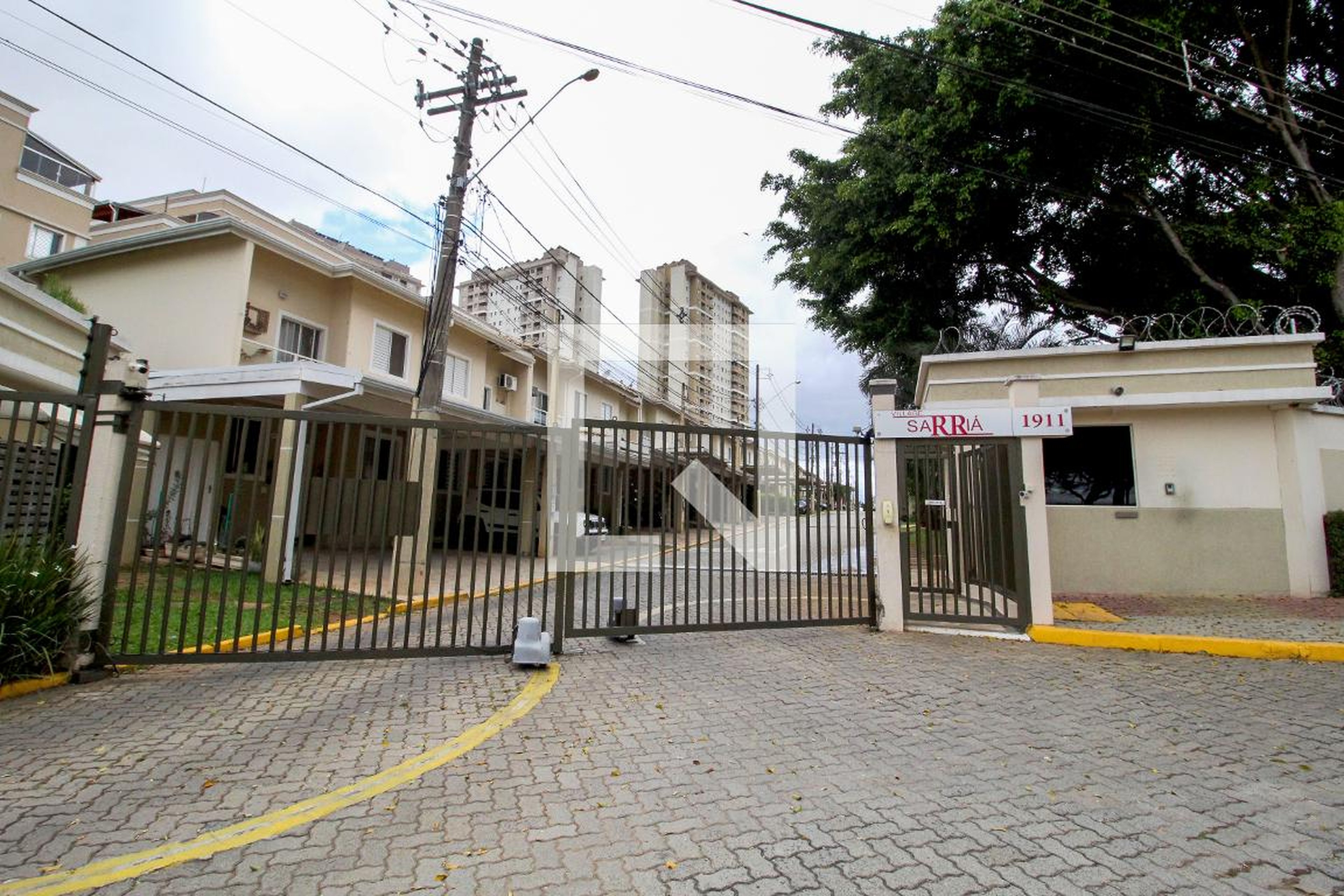 Fachada Condomínio Sarria
