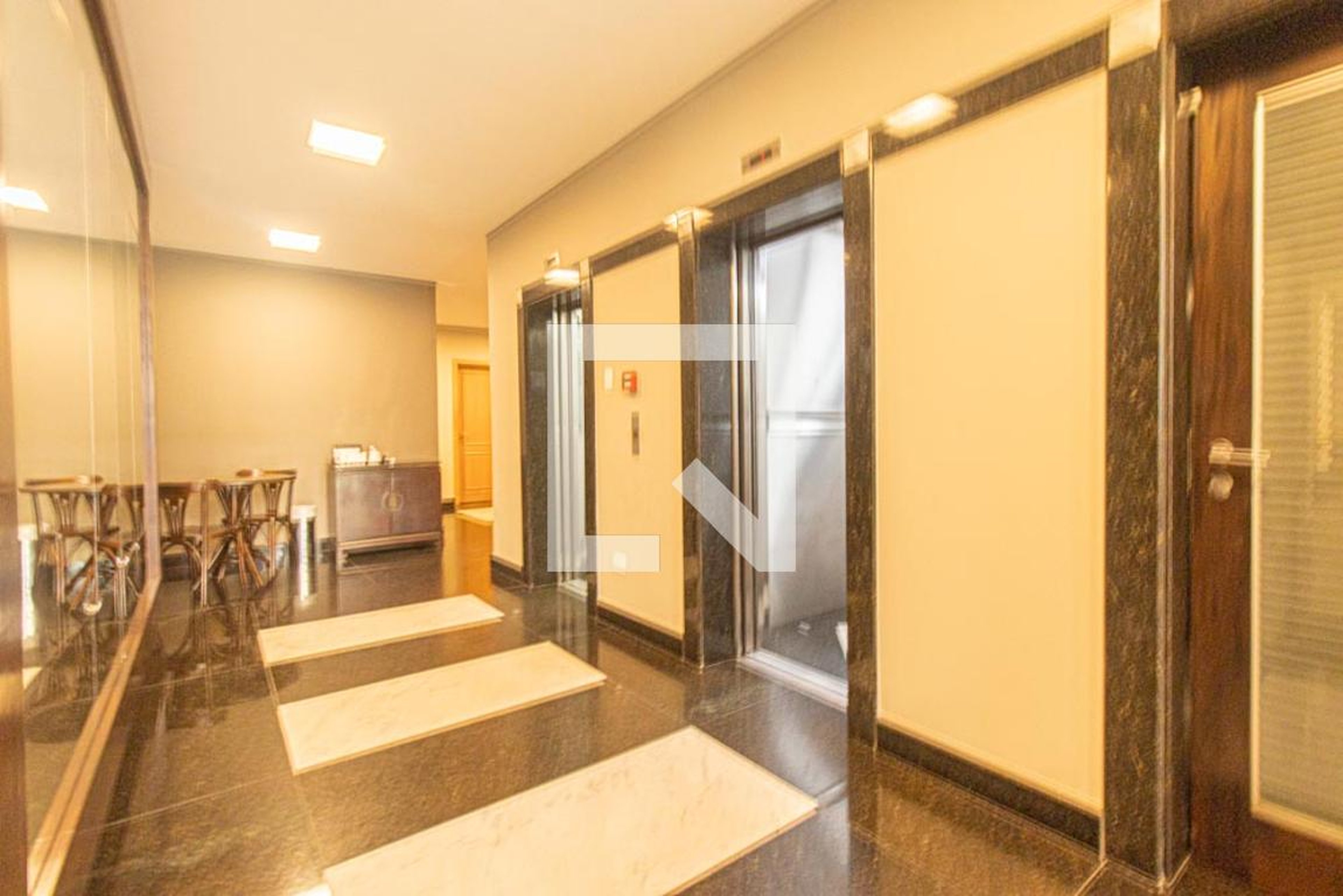 Hall - Trianon Residence