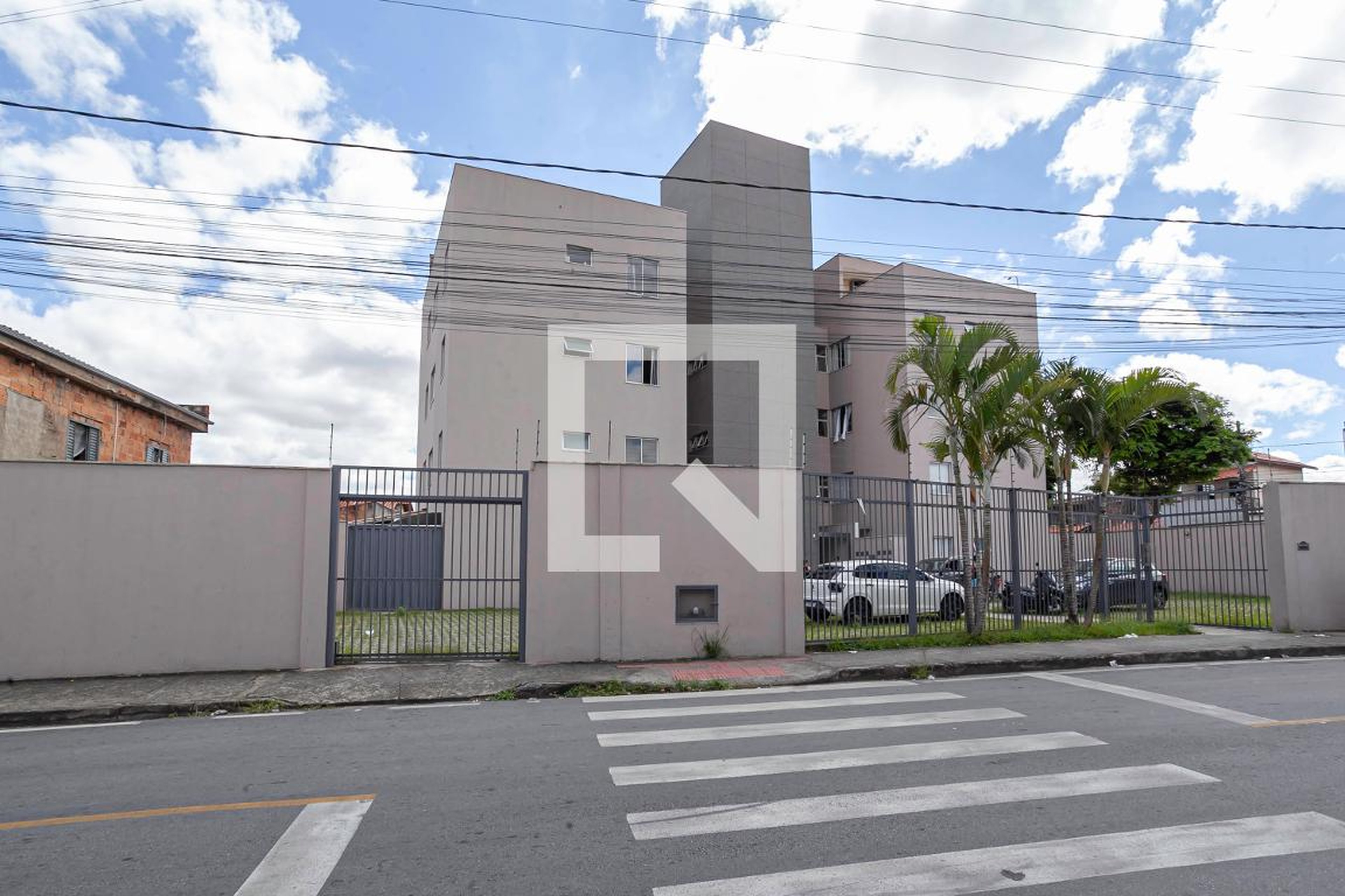 Fachada Condomínio em Rua Monsenhor Guedes, 320