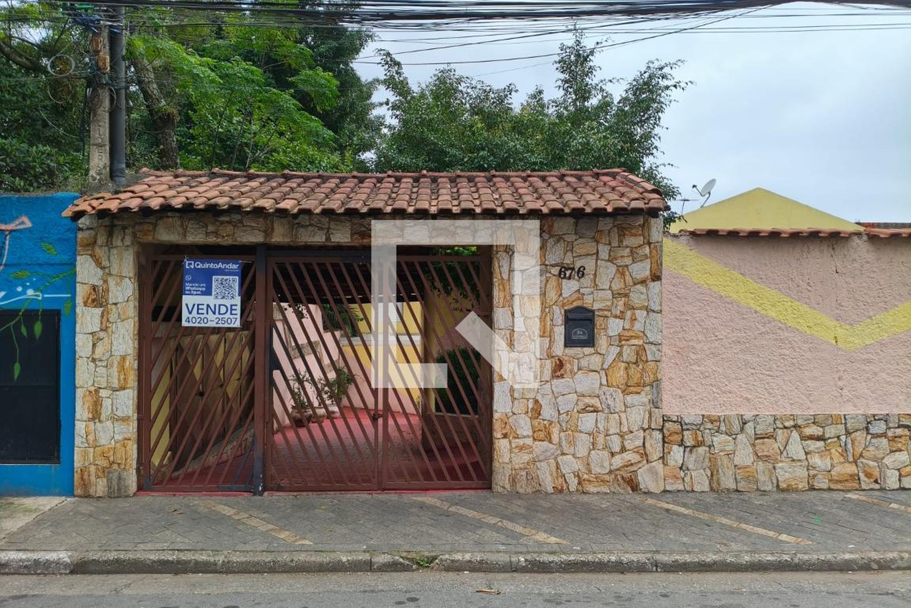Fachada Condomínio em Rua Jeribatuba, 676