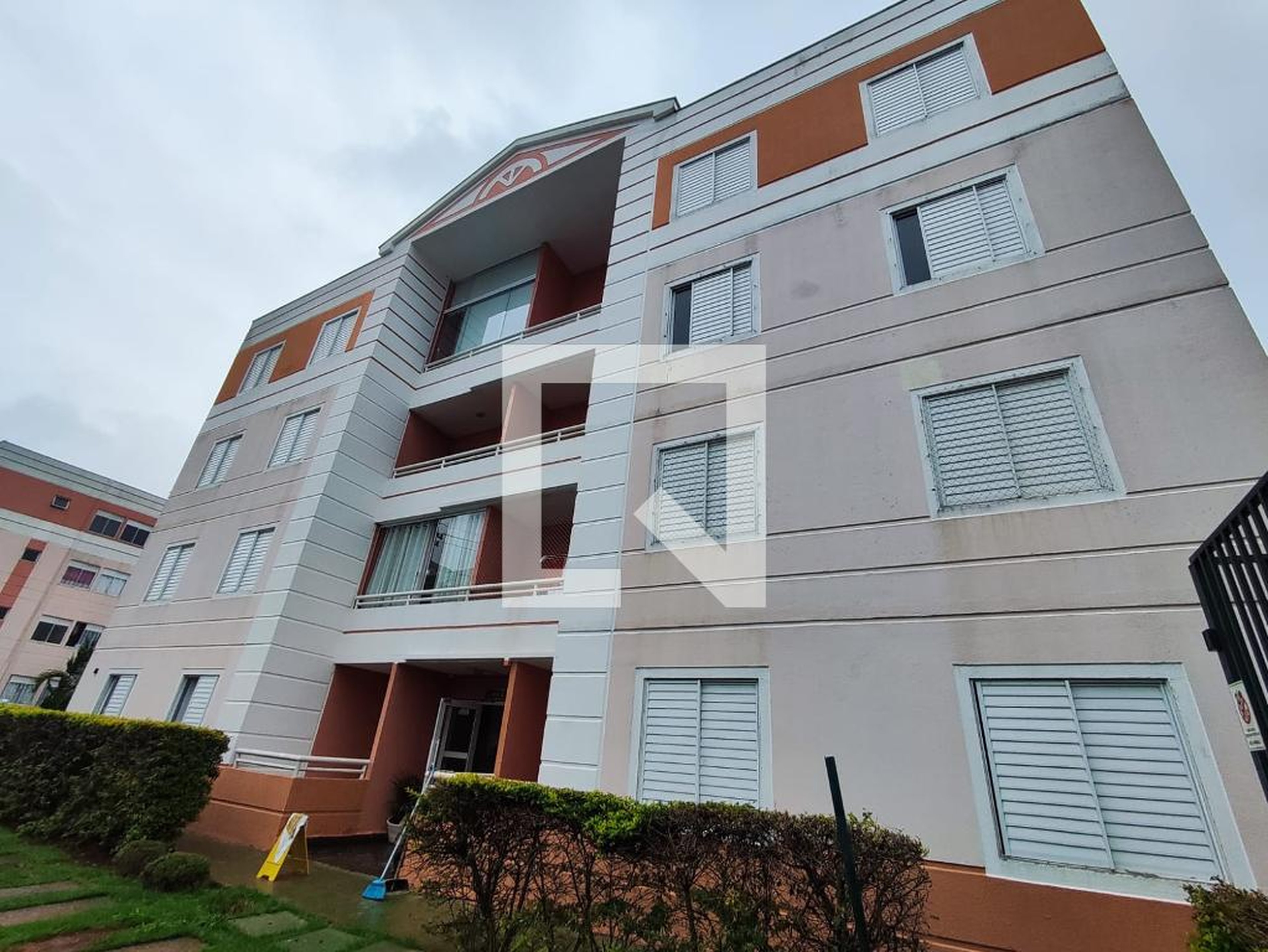 Fachada Condomínio em Rua Lavanda, 11