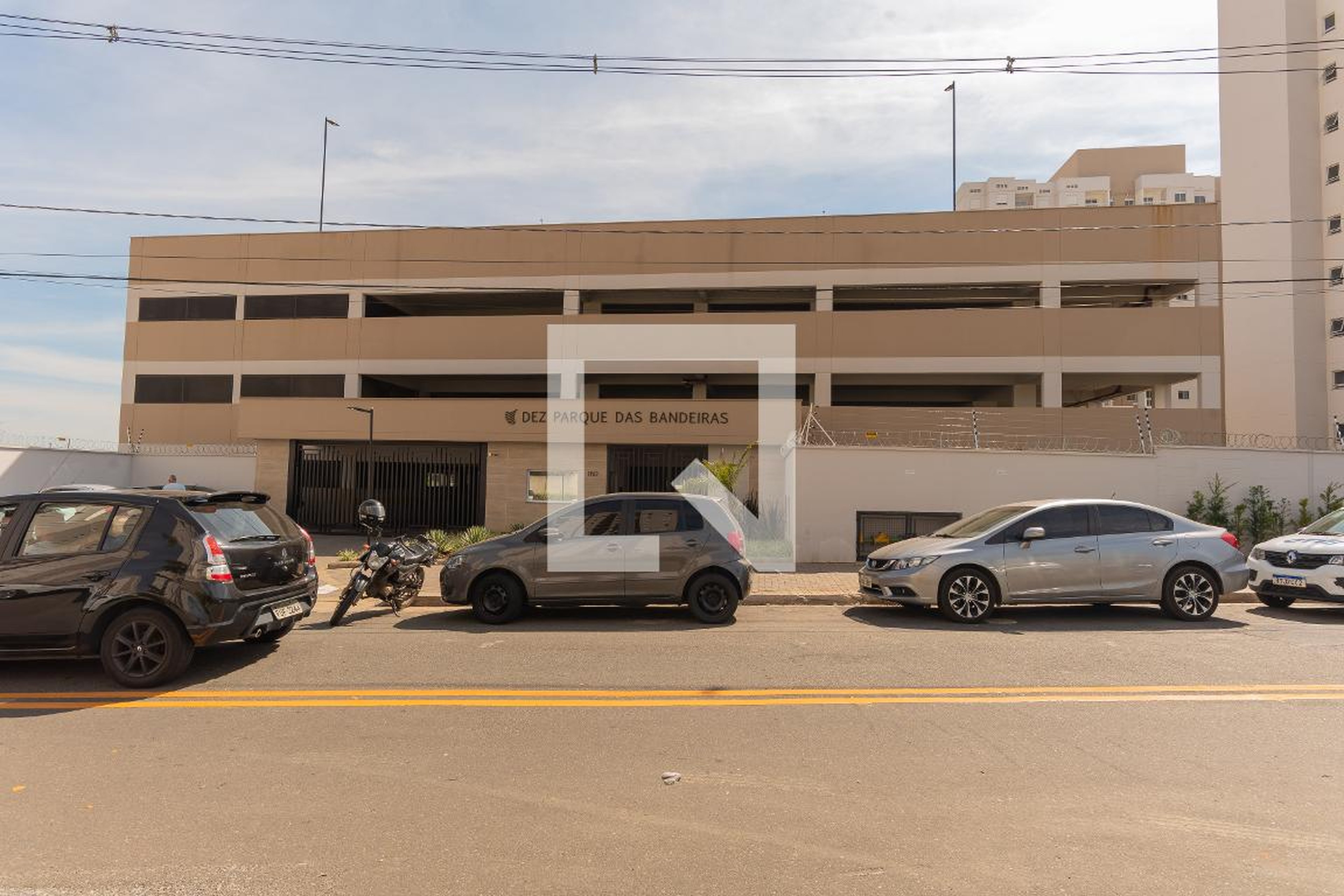 Fachada do Prédio Residencial Dez Parque das Bandeiras