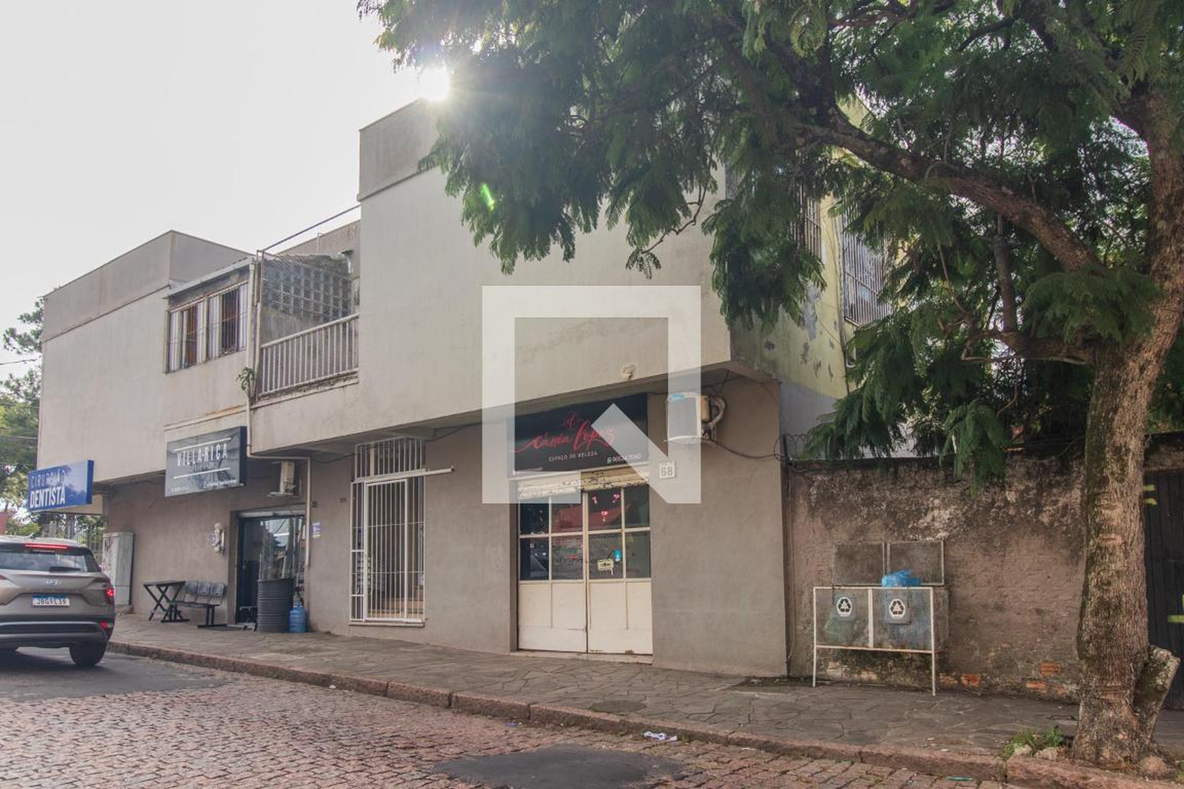 Fachada Condomínio em Rua Antônio Divan, 56