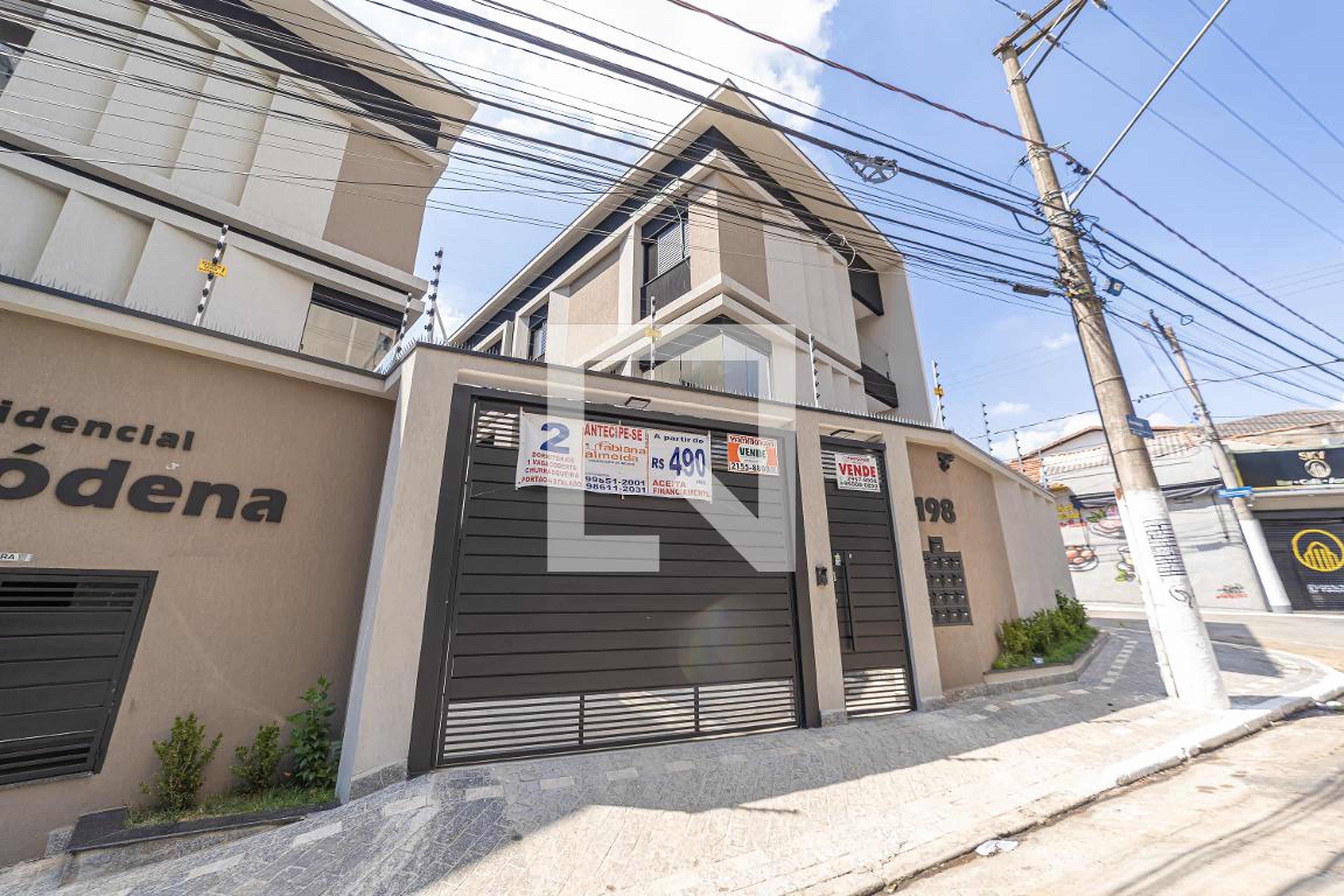 Fachada Condomínio em Rua Mandu, 198