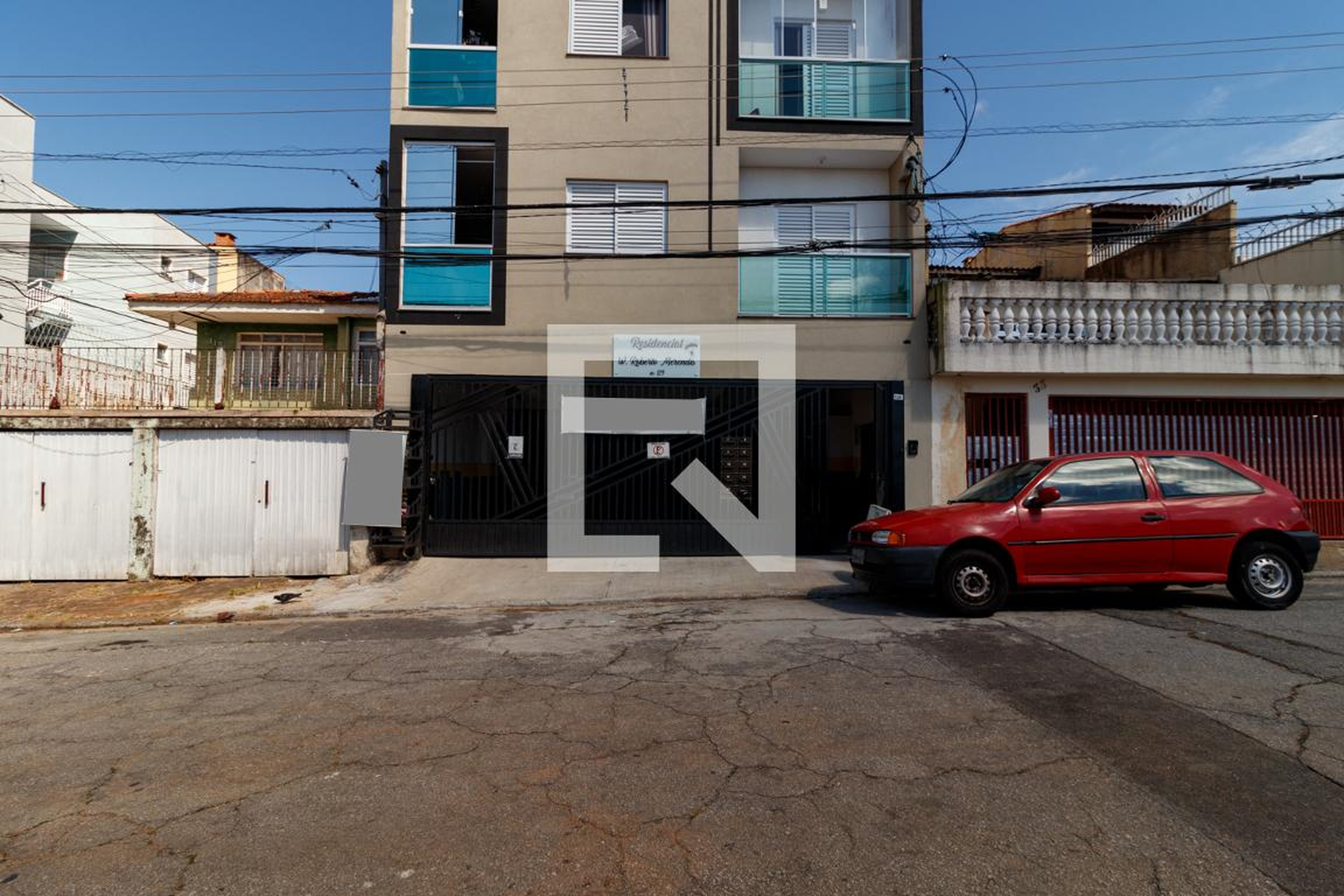 Fachada Condomínio em Rua Francisco Zanela, 129