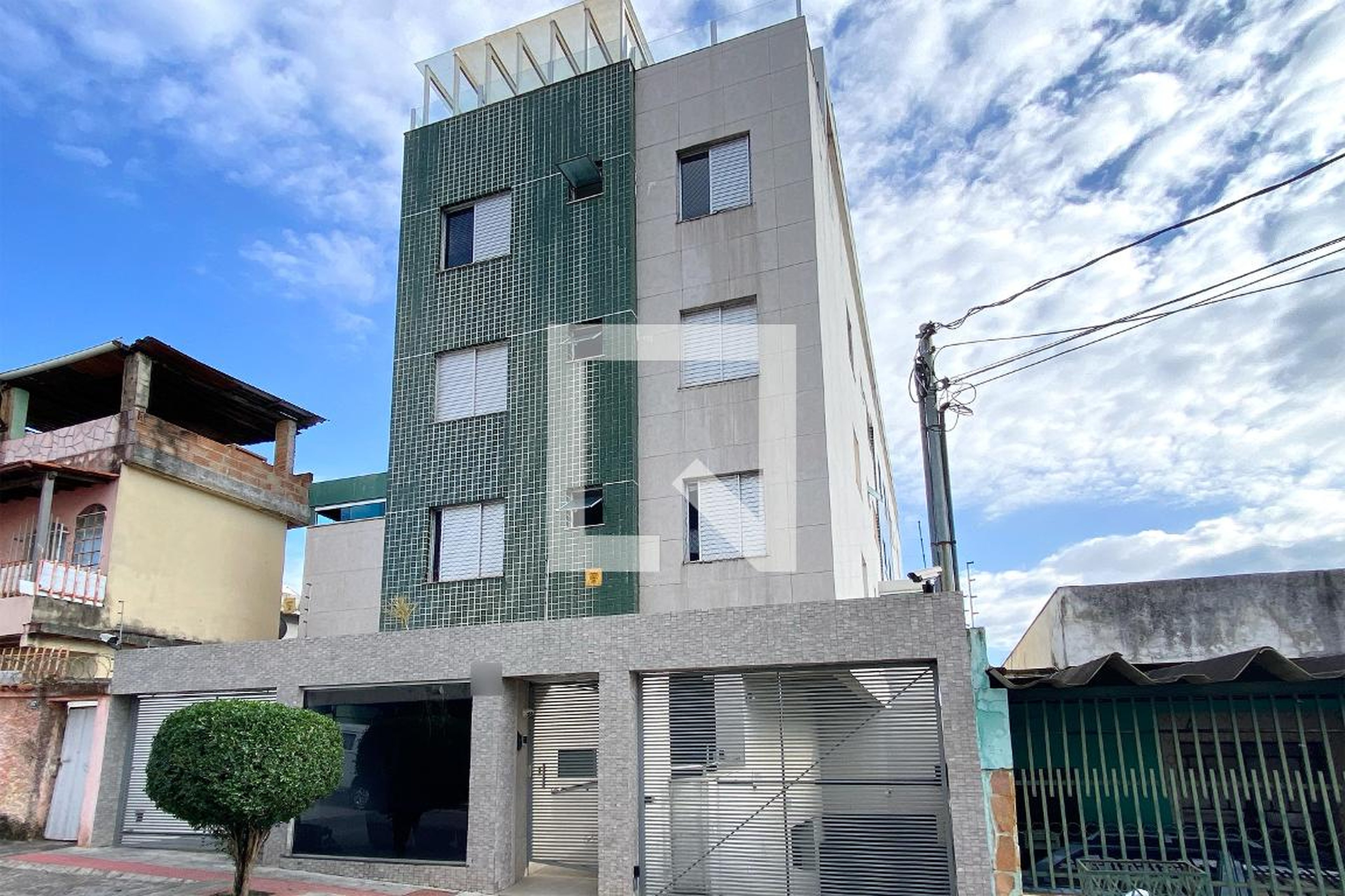 Fachada Condomínio em Rua Vicentina de Souza, 117