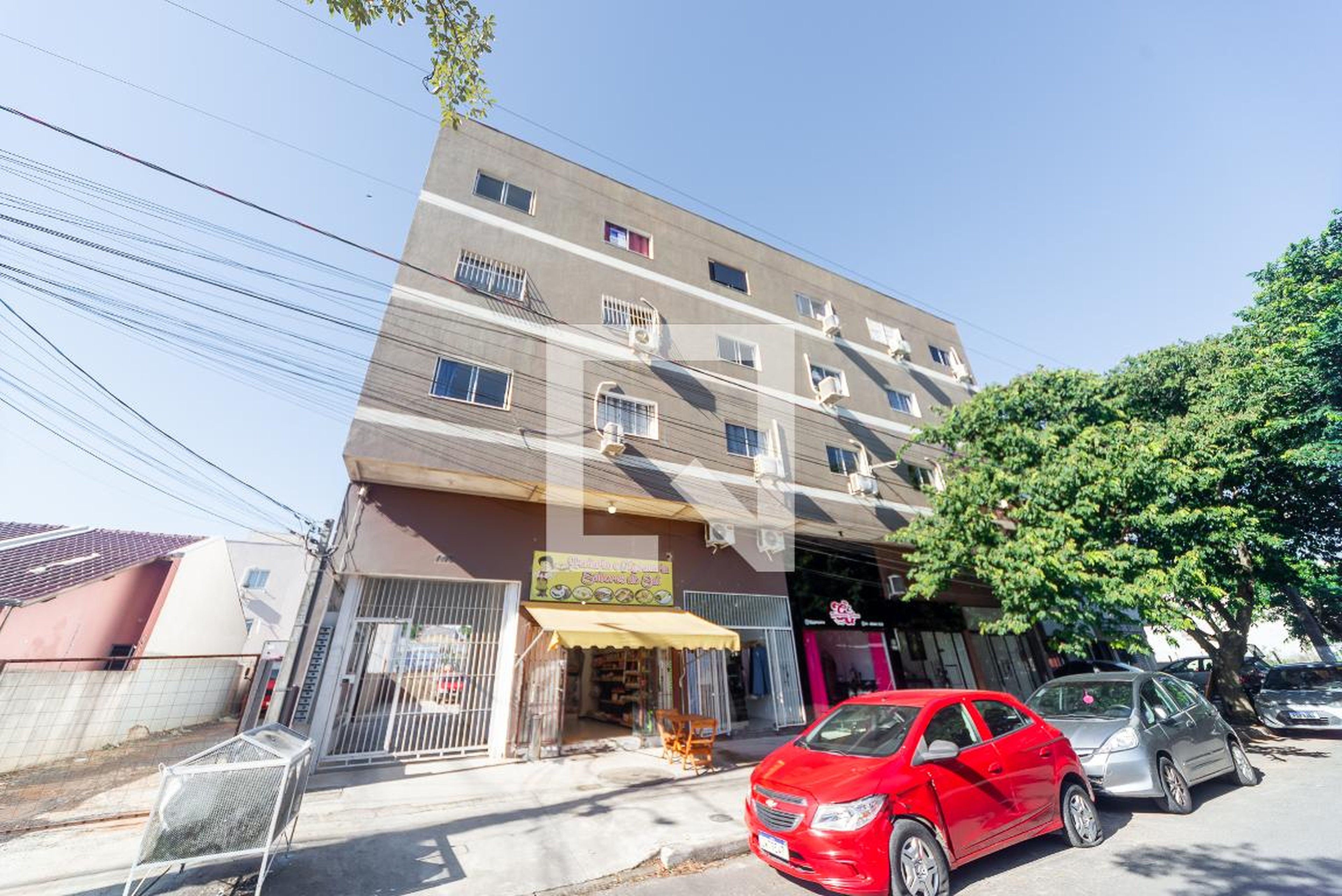 Fachada Condomínio em Rua Pedro Cláudio Monassa, 1416