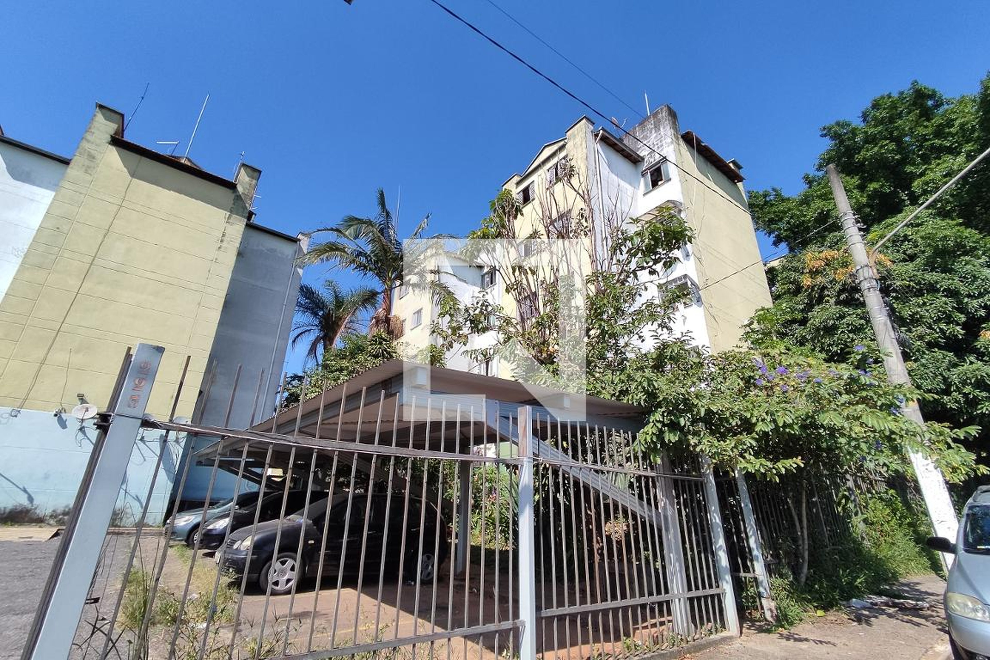 Fachada Condomínio em Rua Amélia, 206