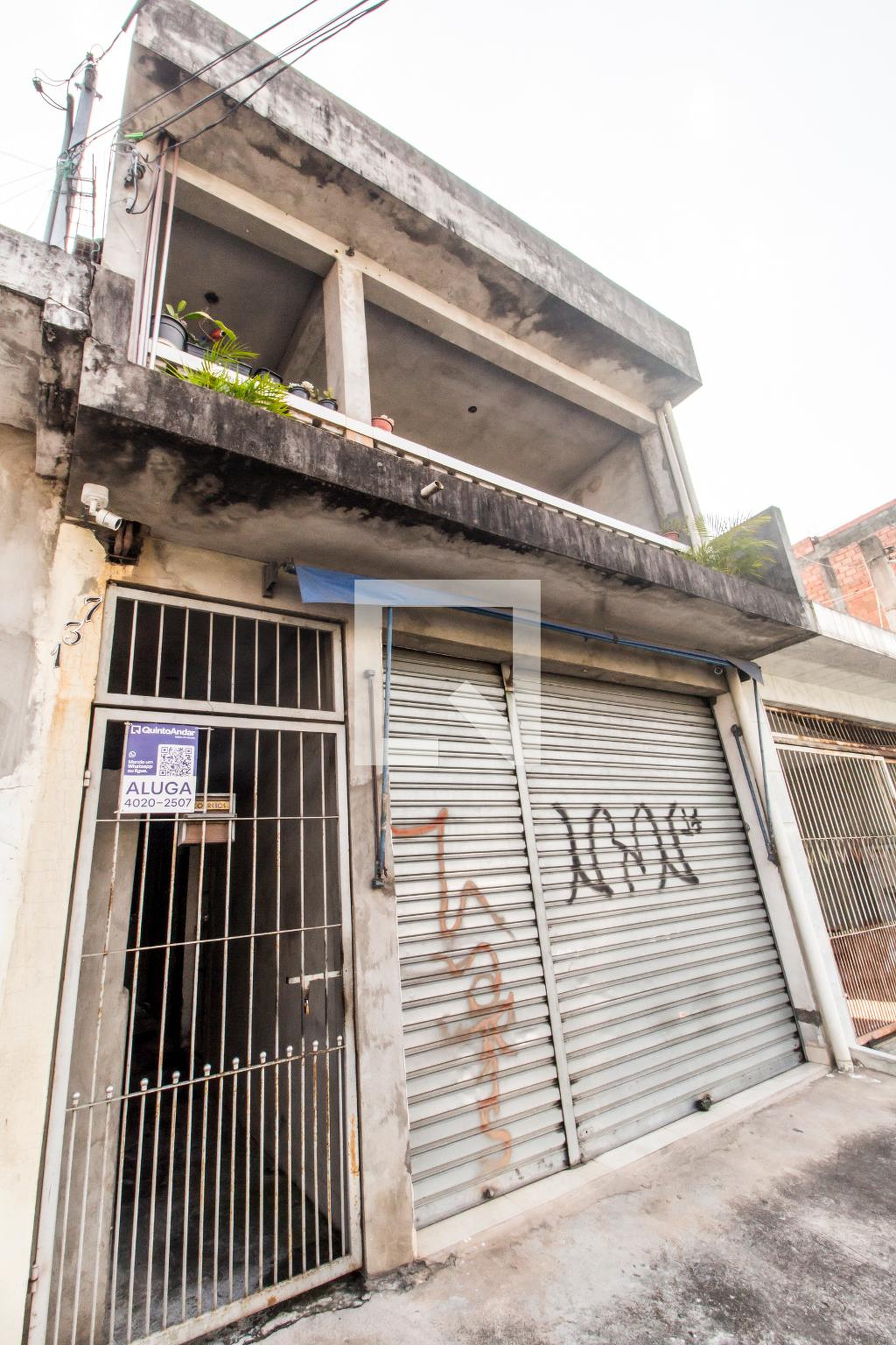Fachada Condomínio em Rua das Margaridas, 137