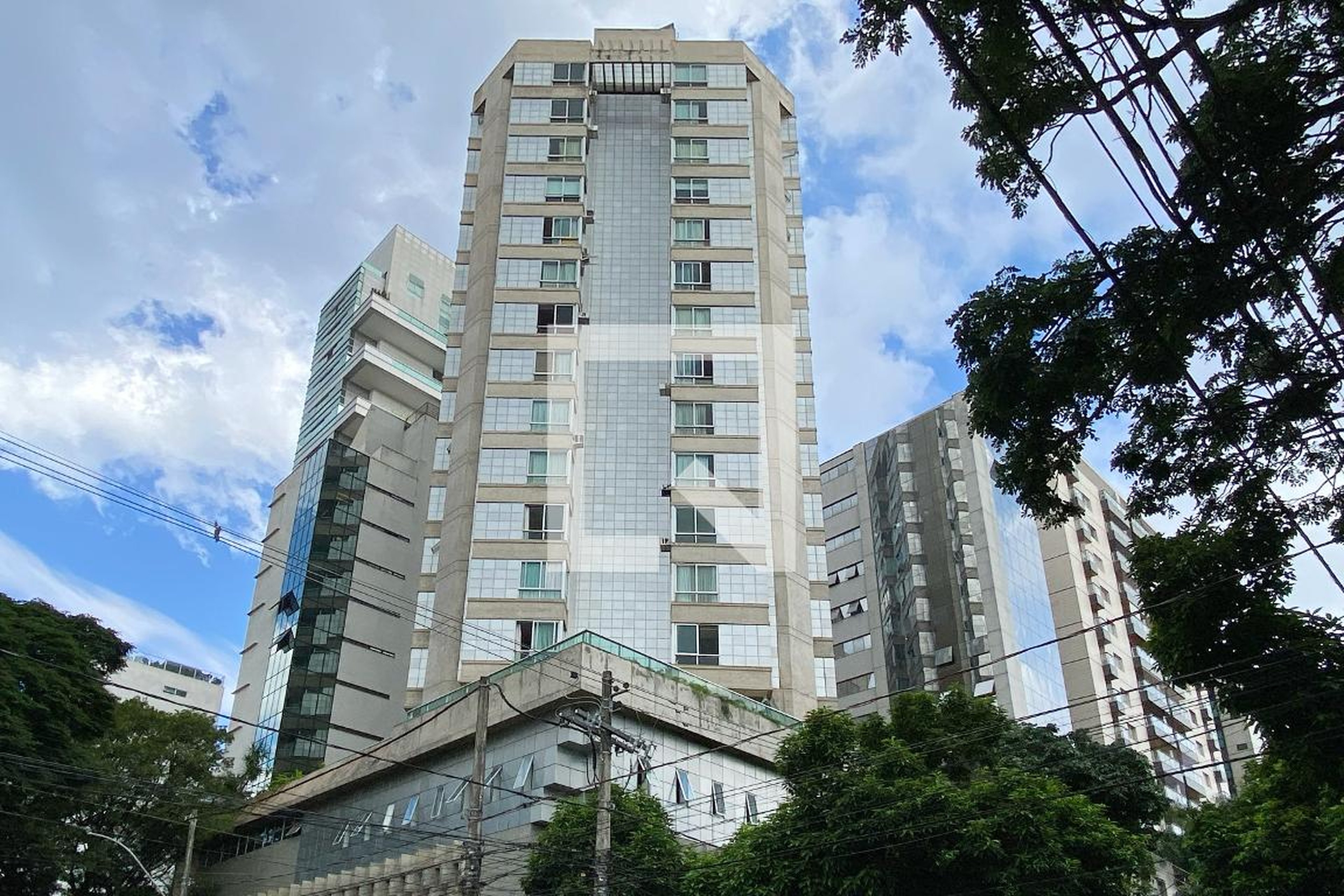 Fachada Condomínio Piccadilly Suite Service