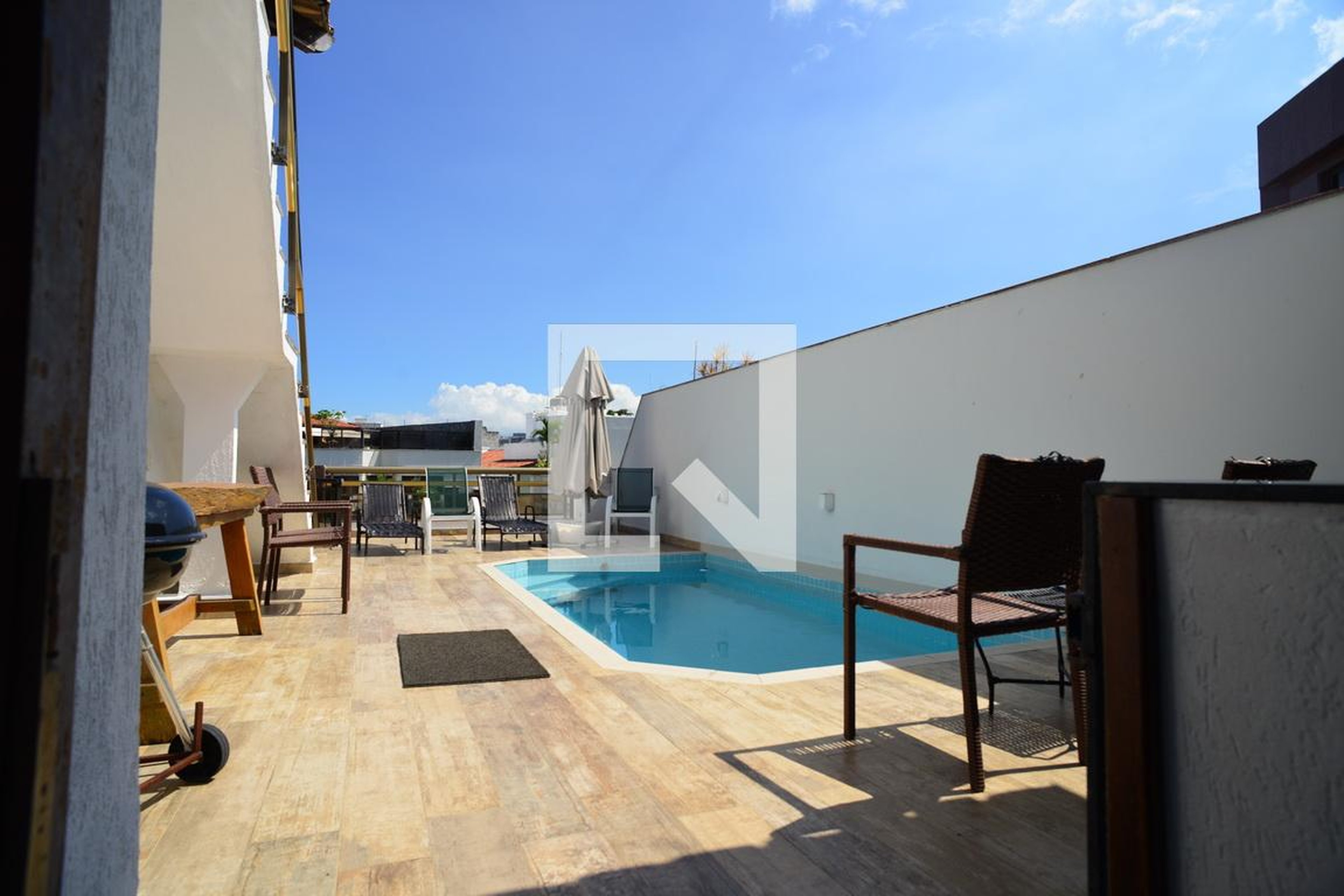 Piscina Condomínio Luna Twin