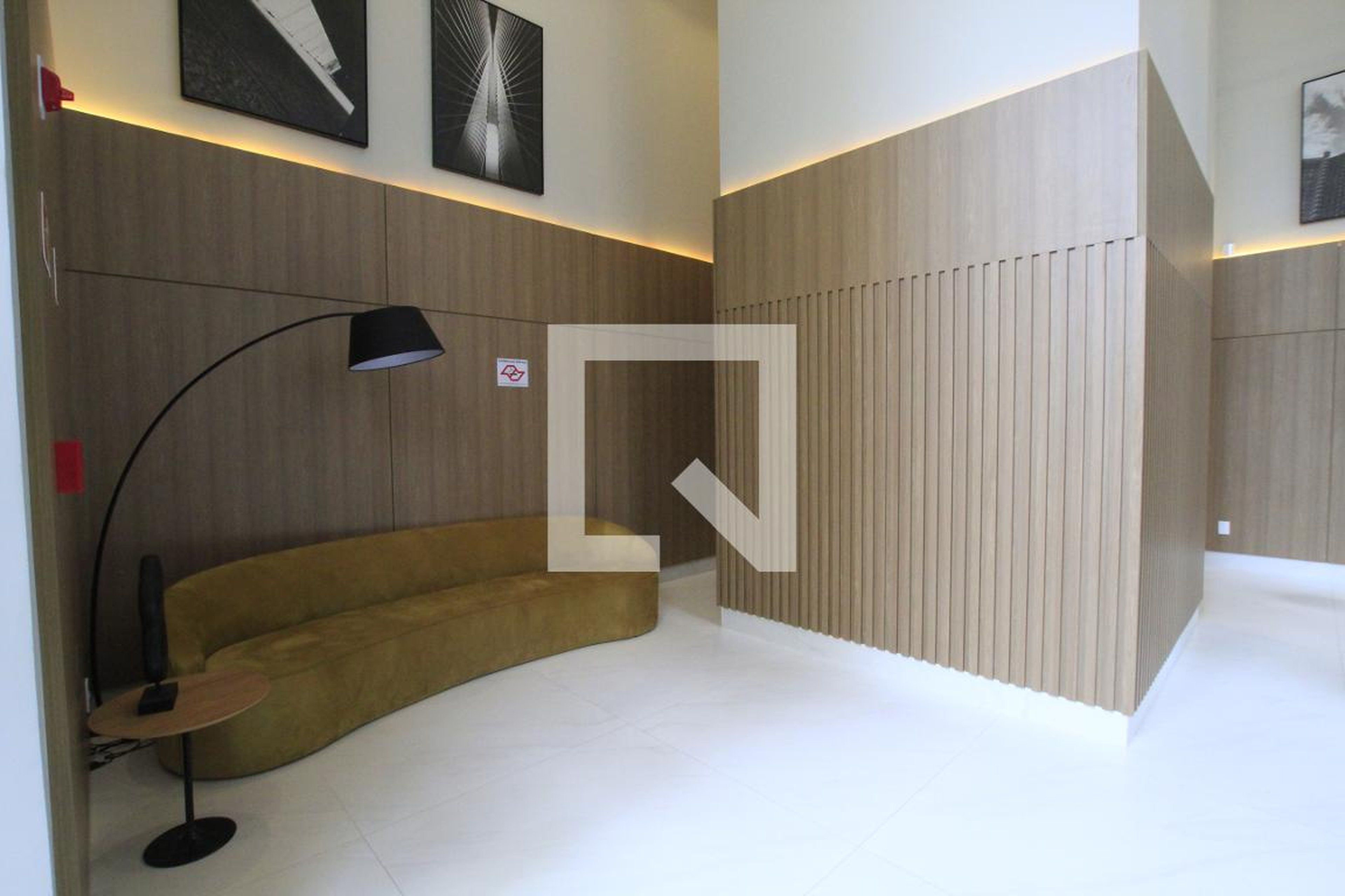 Hall social Condomínio em Rua França Pinto, 338