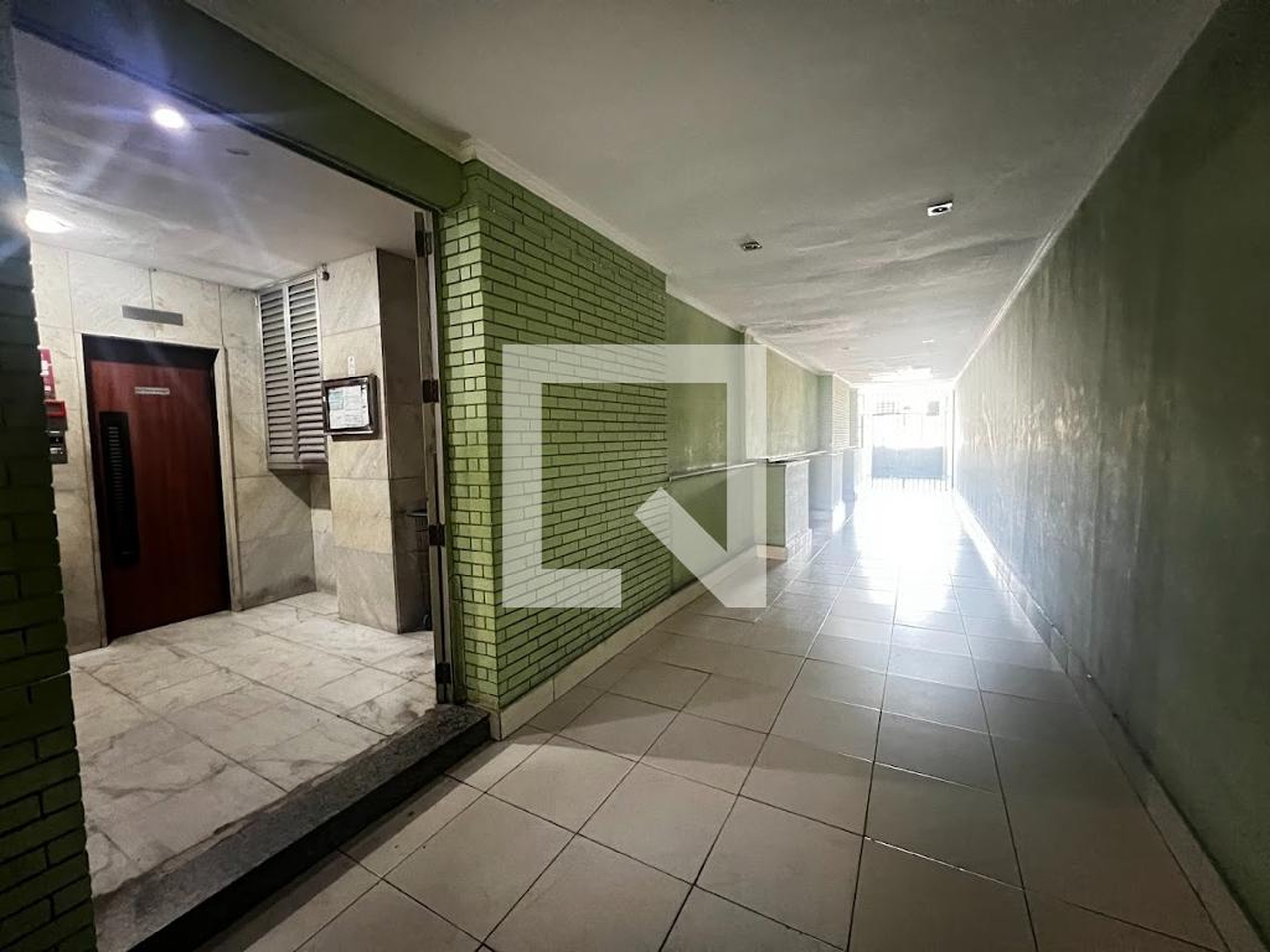 Hall - null