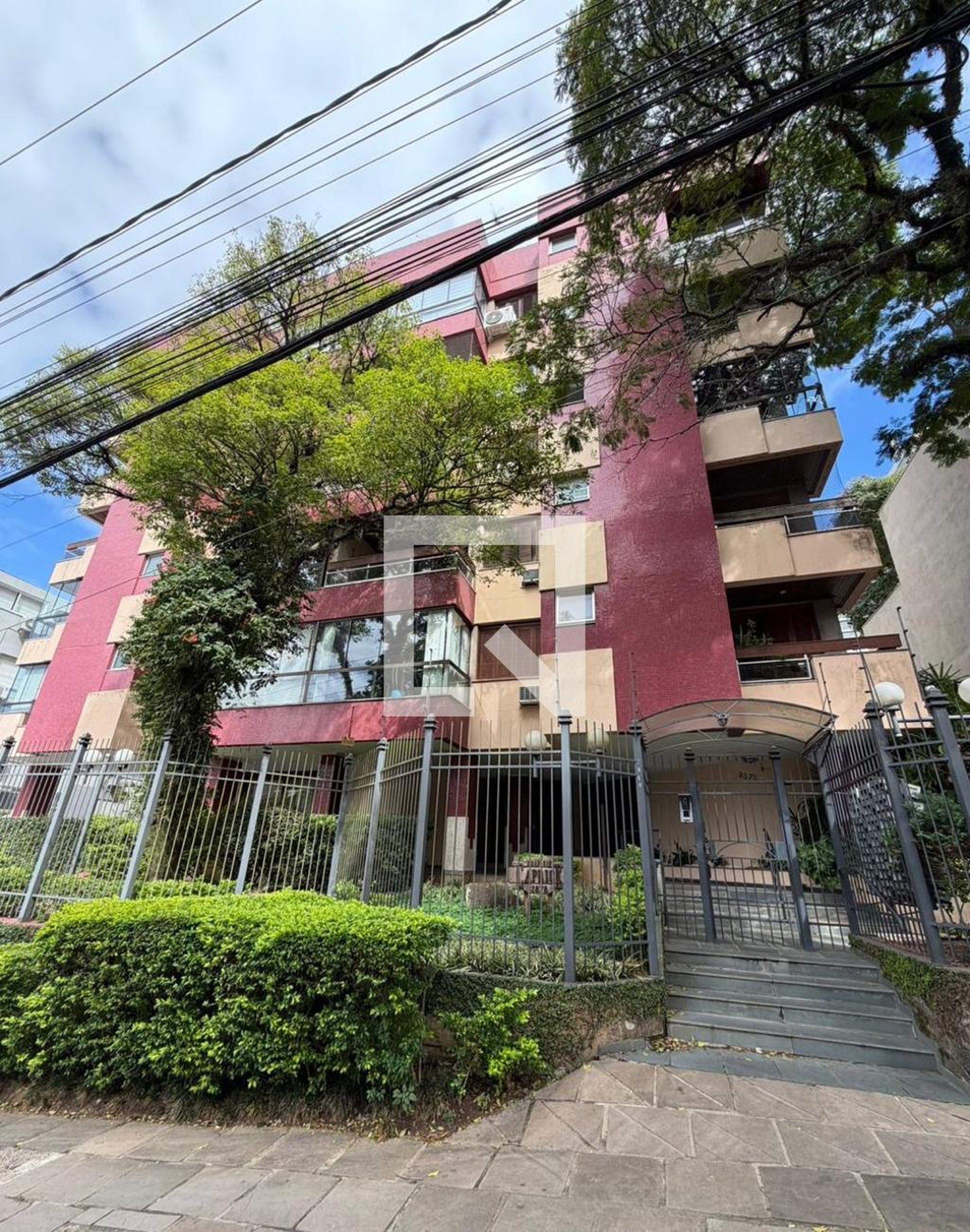 Fachada Condomínio em Rua Vicente da Fontoura, 2878