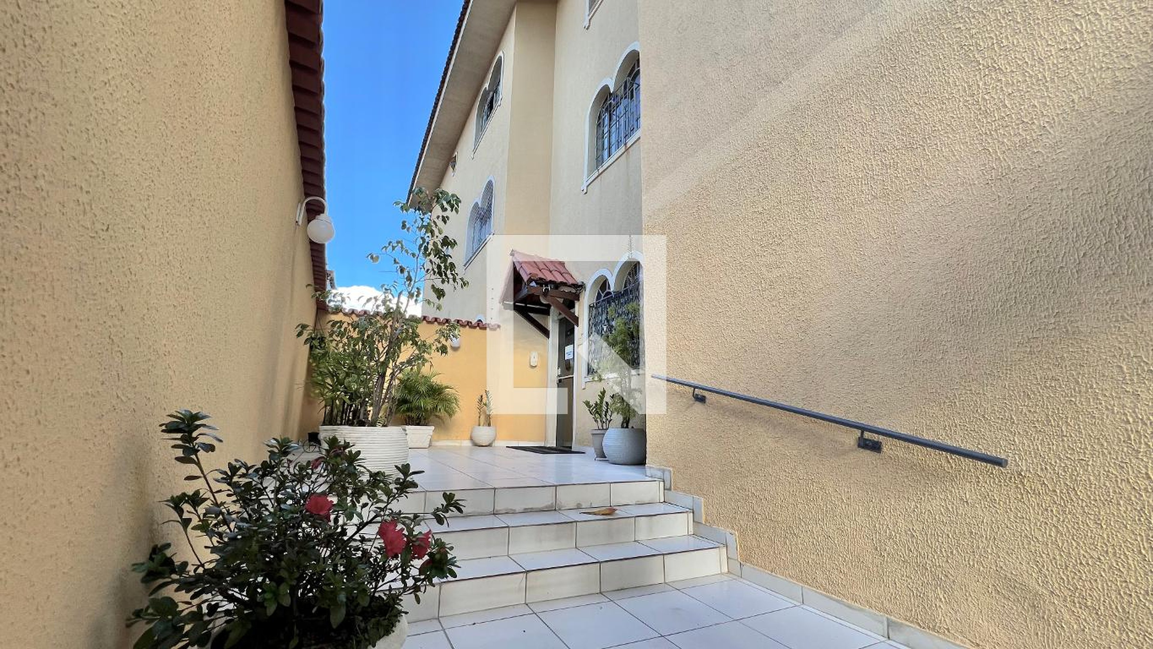 Entrada do Prédio Condomínio Ed. Arabela