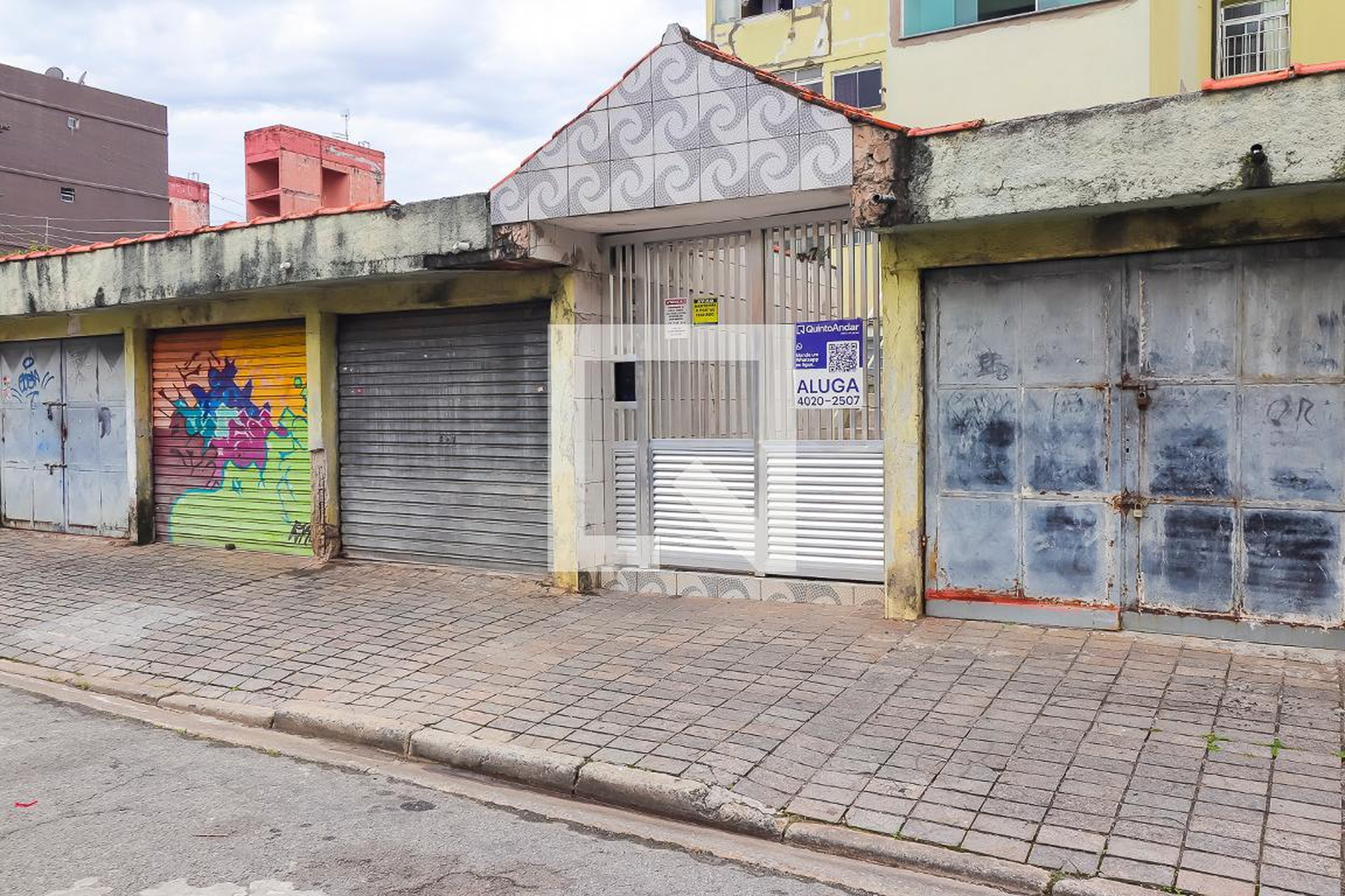 Fachada Condomínio em Rua Antônio Bruni, 47