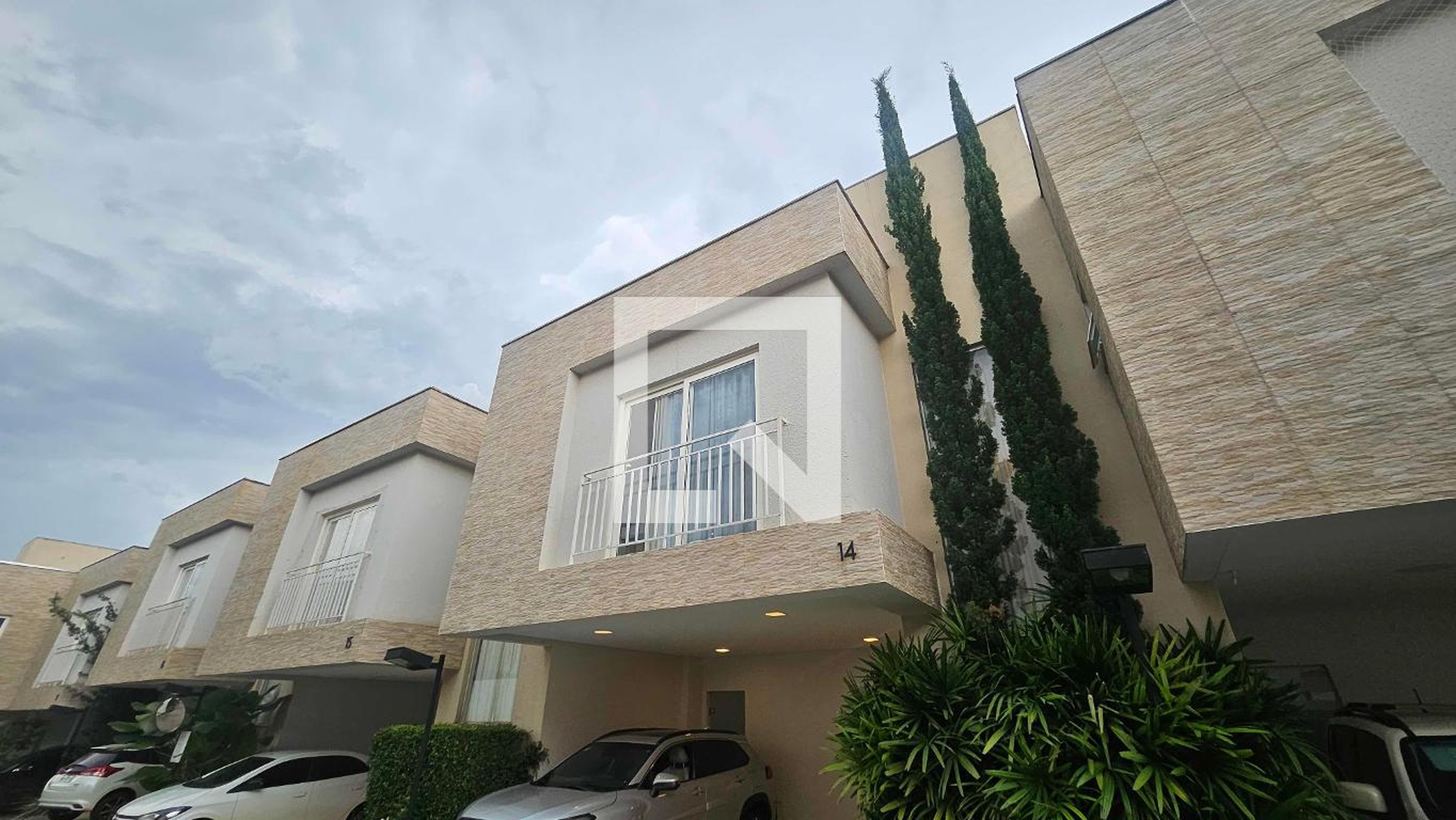 Fachada Condomínio em Rua Felinto Barbosa, 6