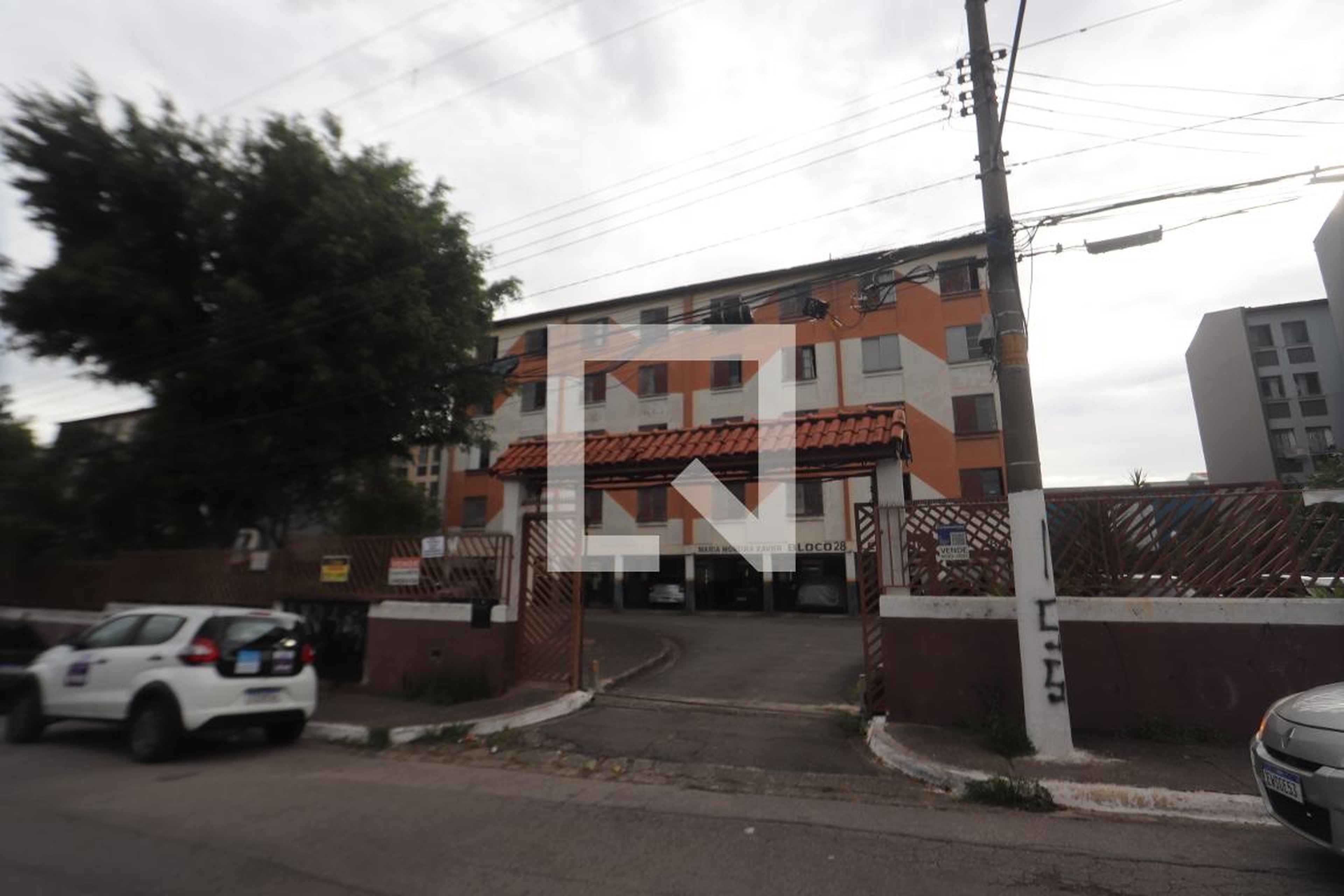 Fachada Condomínio em Rua Leon Burbure, 220