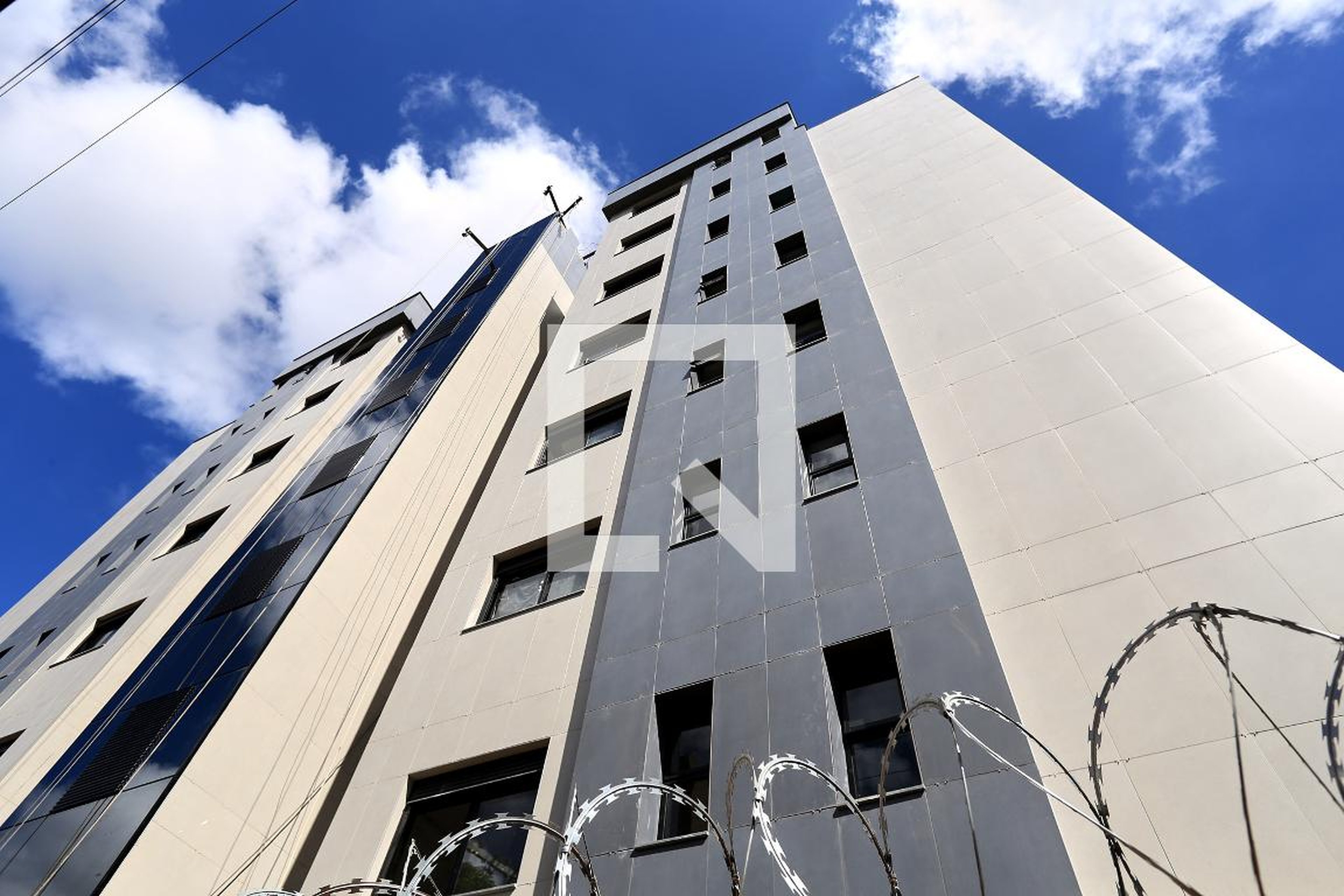 Fachada Condomínio em Rua Oriente, 494