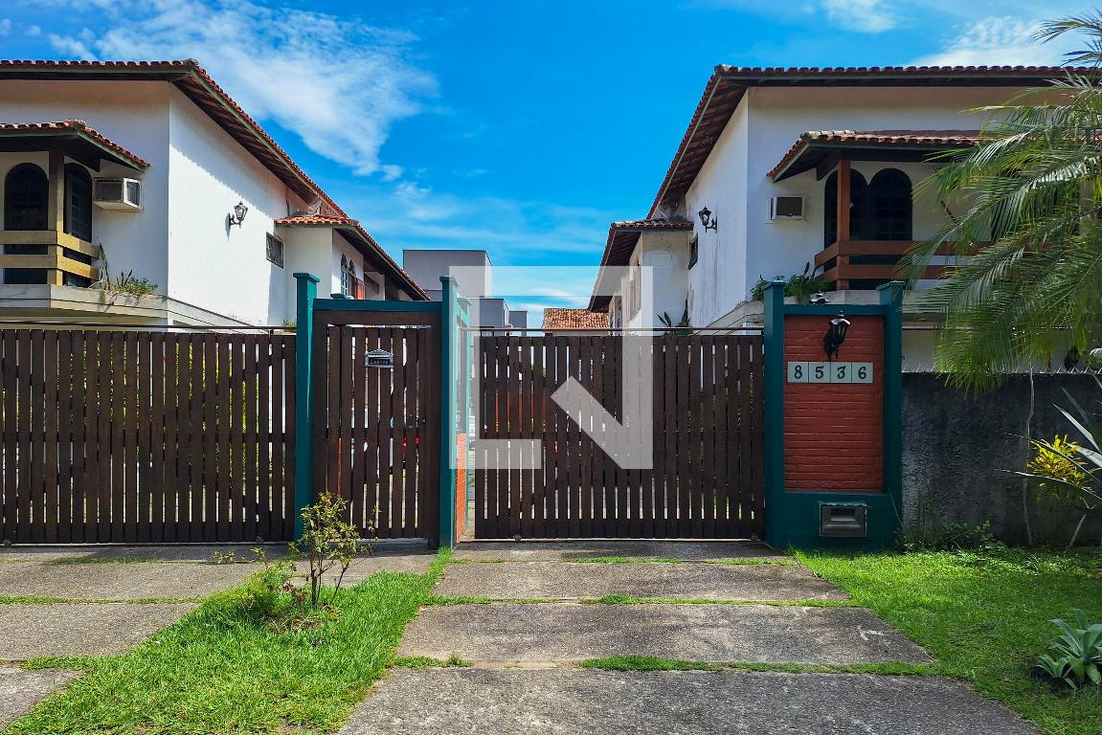 Fachada Condomínio em Estrada Francisco da Cruz Nunes, 8536