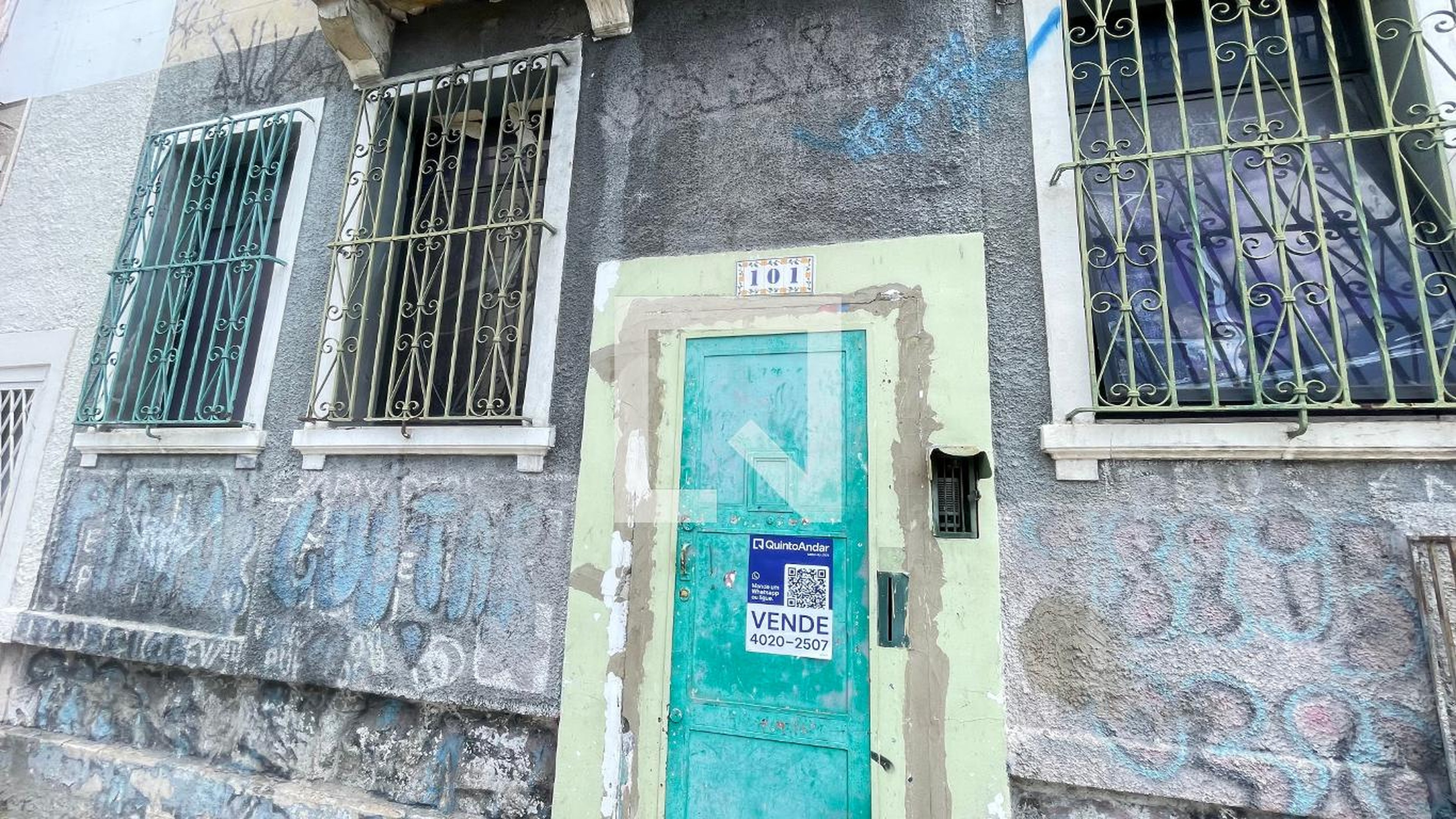 Fachada Condomínio em Rua Maxwell, 348