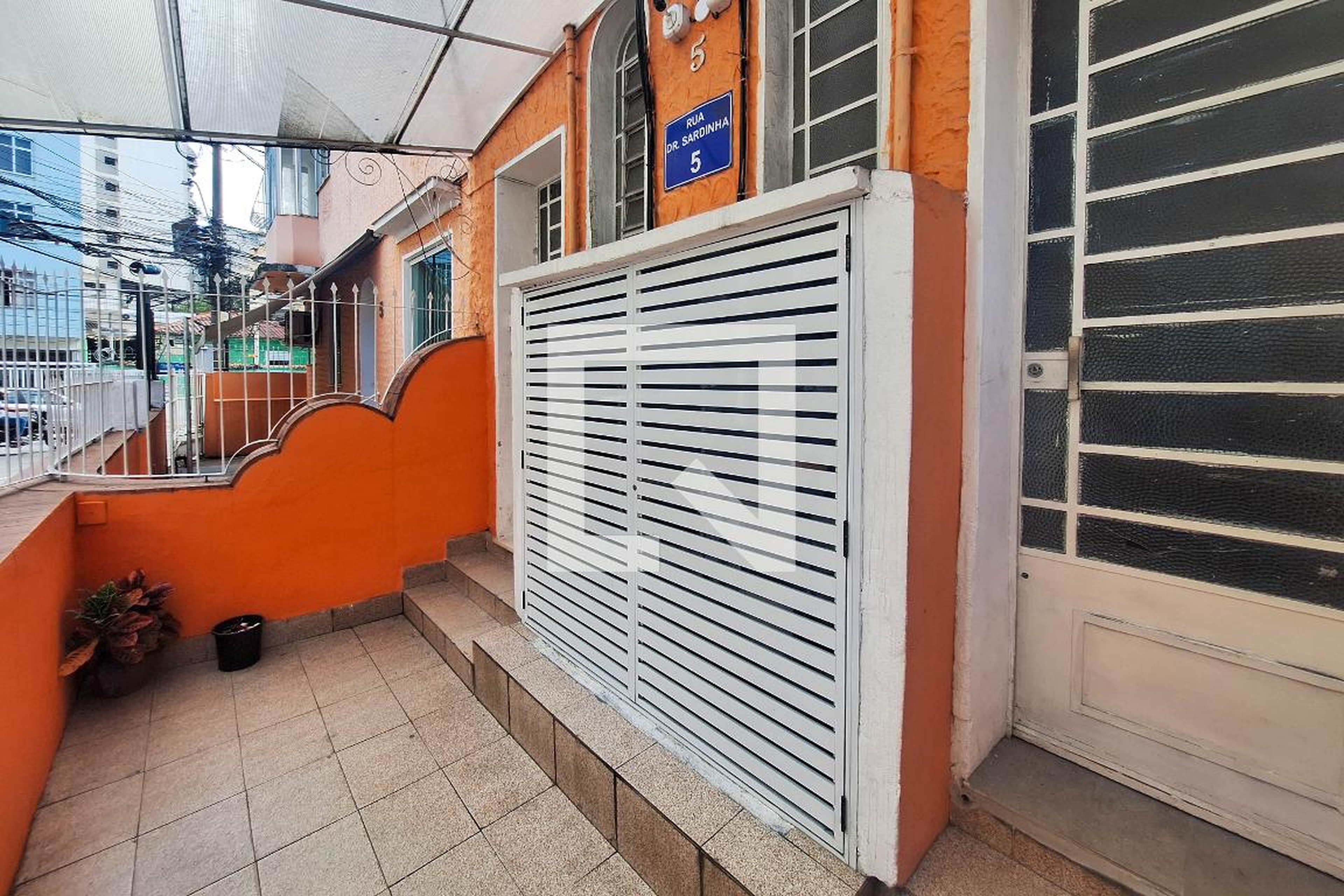 Fachada Condomínio em Rua Doutor Sardinha, 5