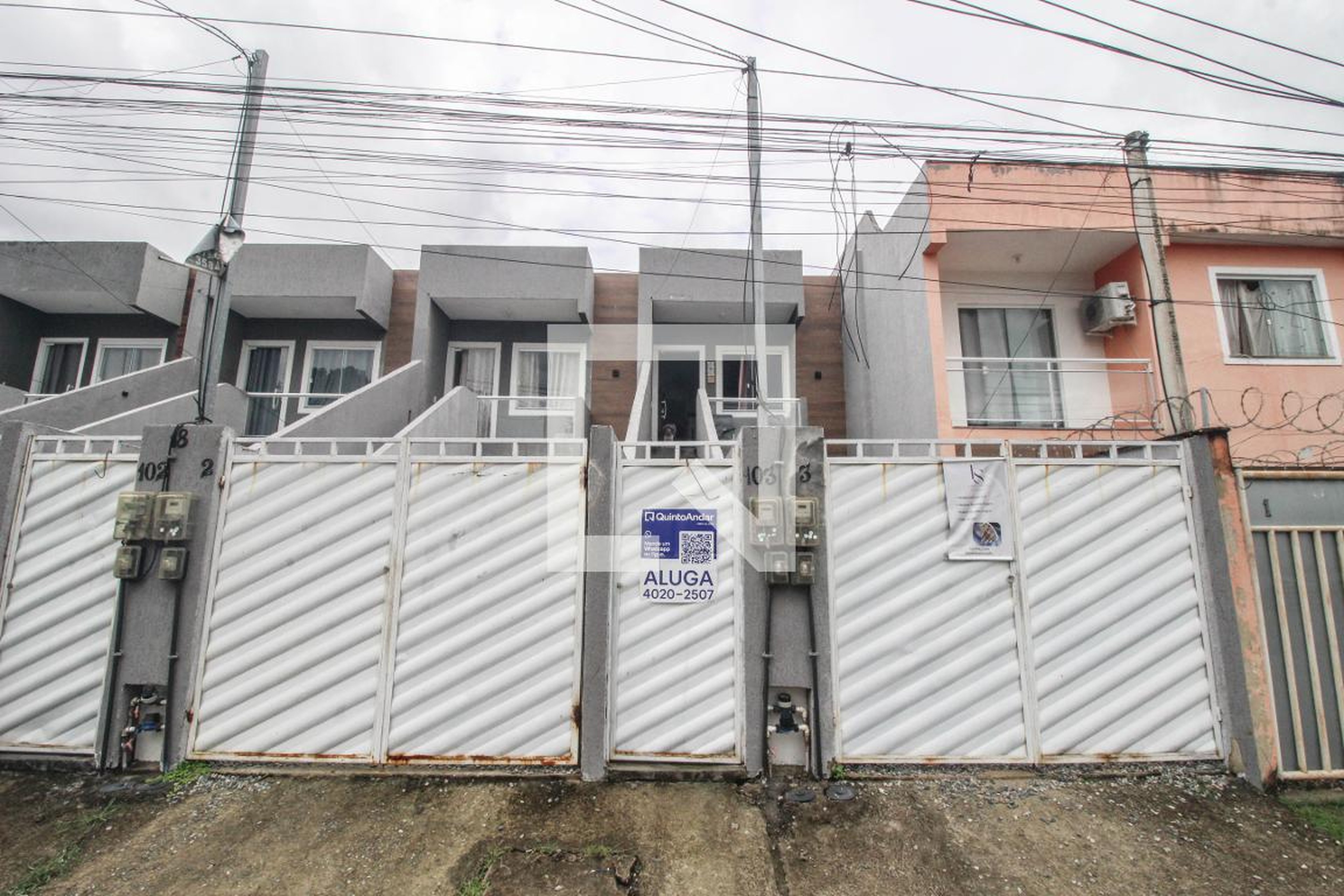 Fachada Condomínio em Rua Agostinho Rodrigues da Silva, 18