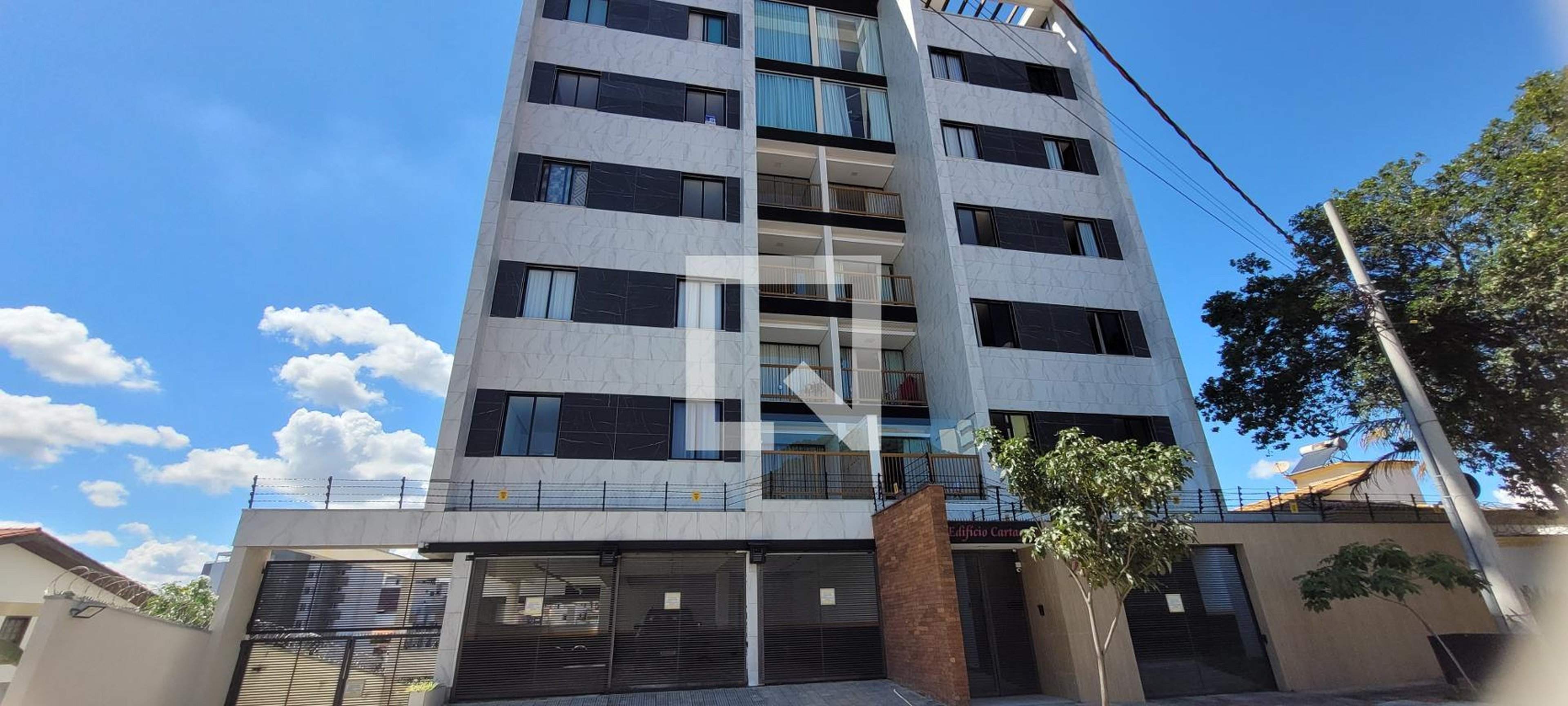 fachada Condomínio em Rua José Maria Alkimin, 204