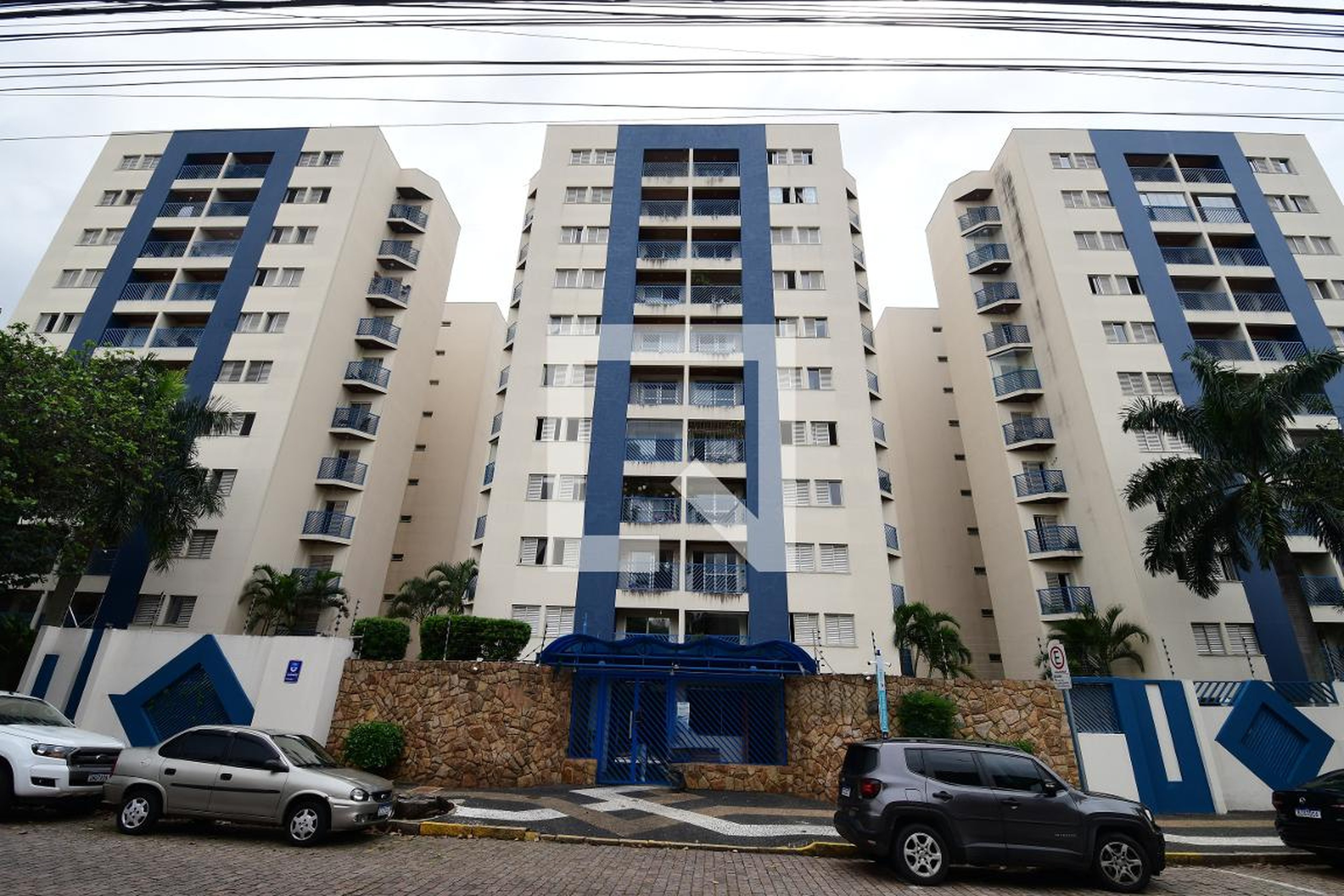 Fachada do Prédio Condomínio em Rua Doutor Sales de Oliveira, 120