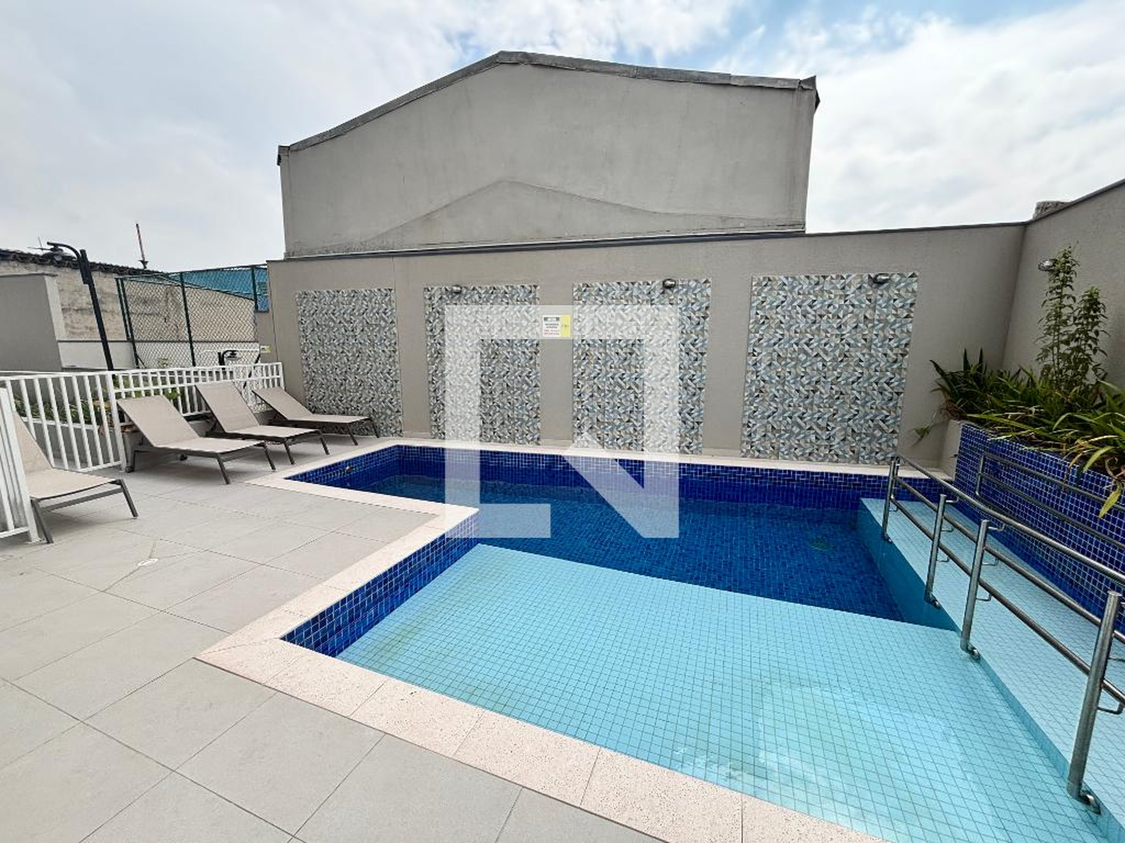 Piscina - Idea Home Resort