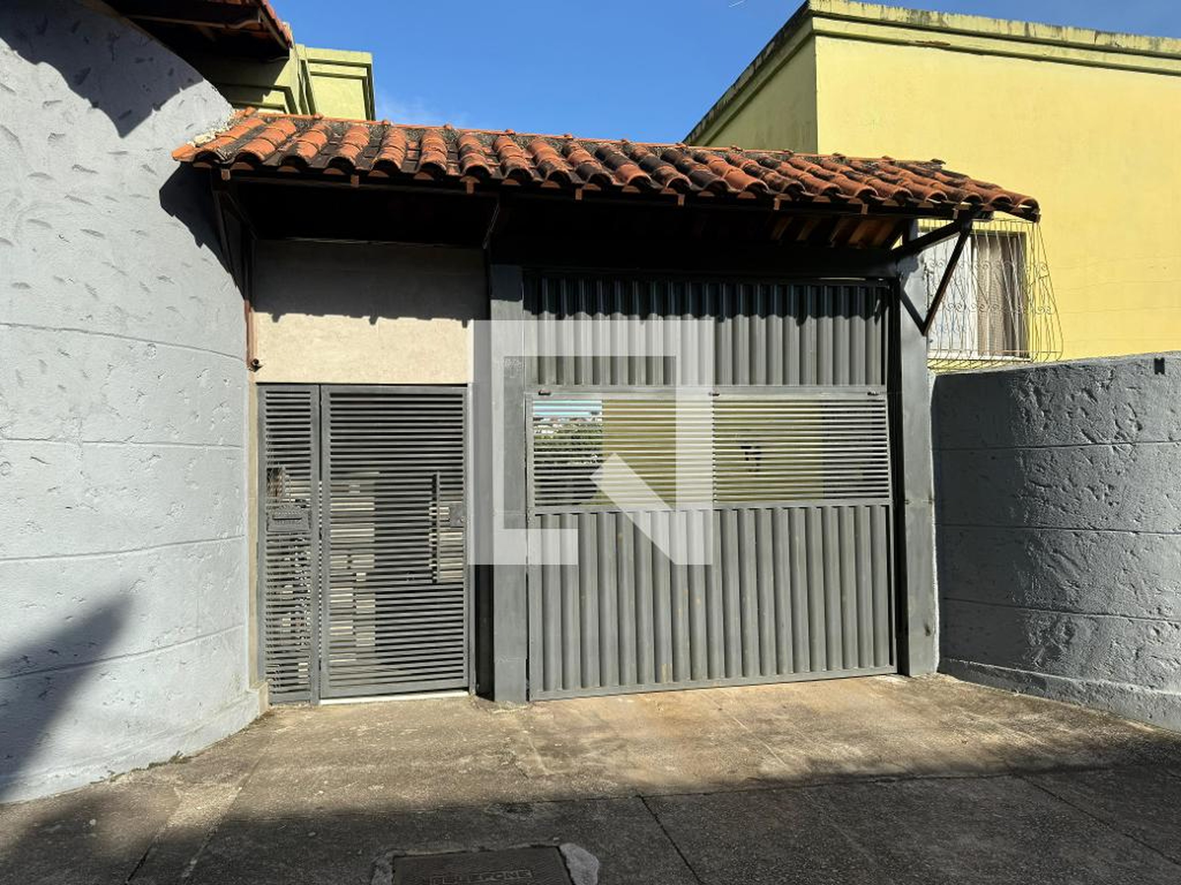 Fachada Condomínio em Rua Amélia Zeferina de Freitas, 156