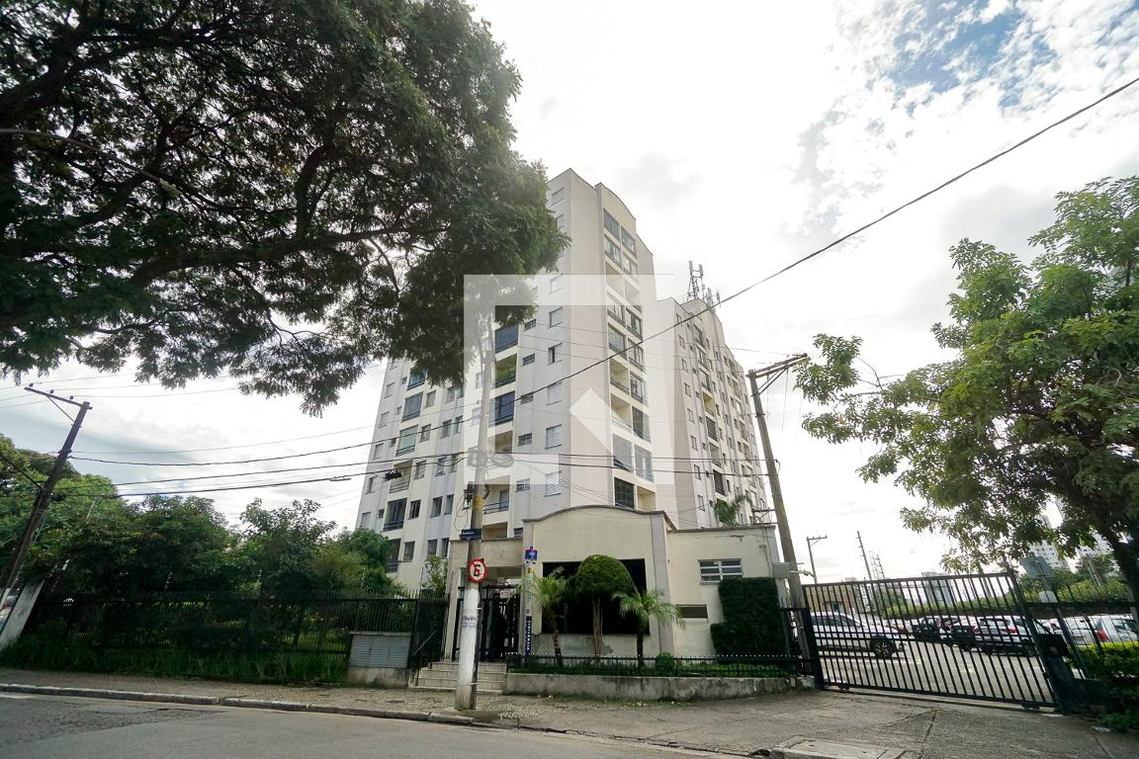 Fachada Residencial Guilhermina Esperança