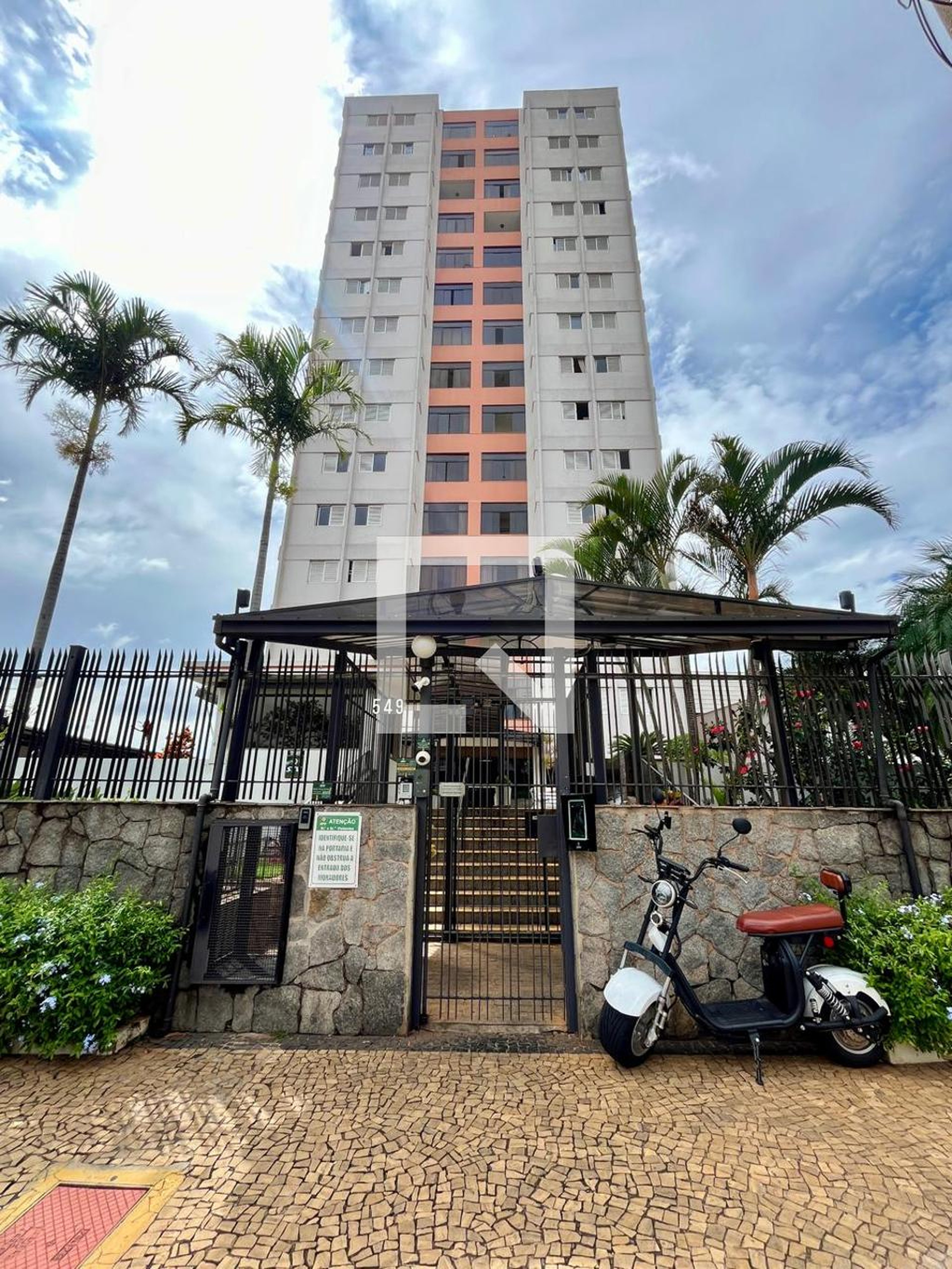 Fachada do Prédio Condomínio em Avenida da Saudade, 549