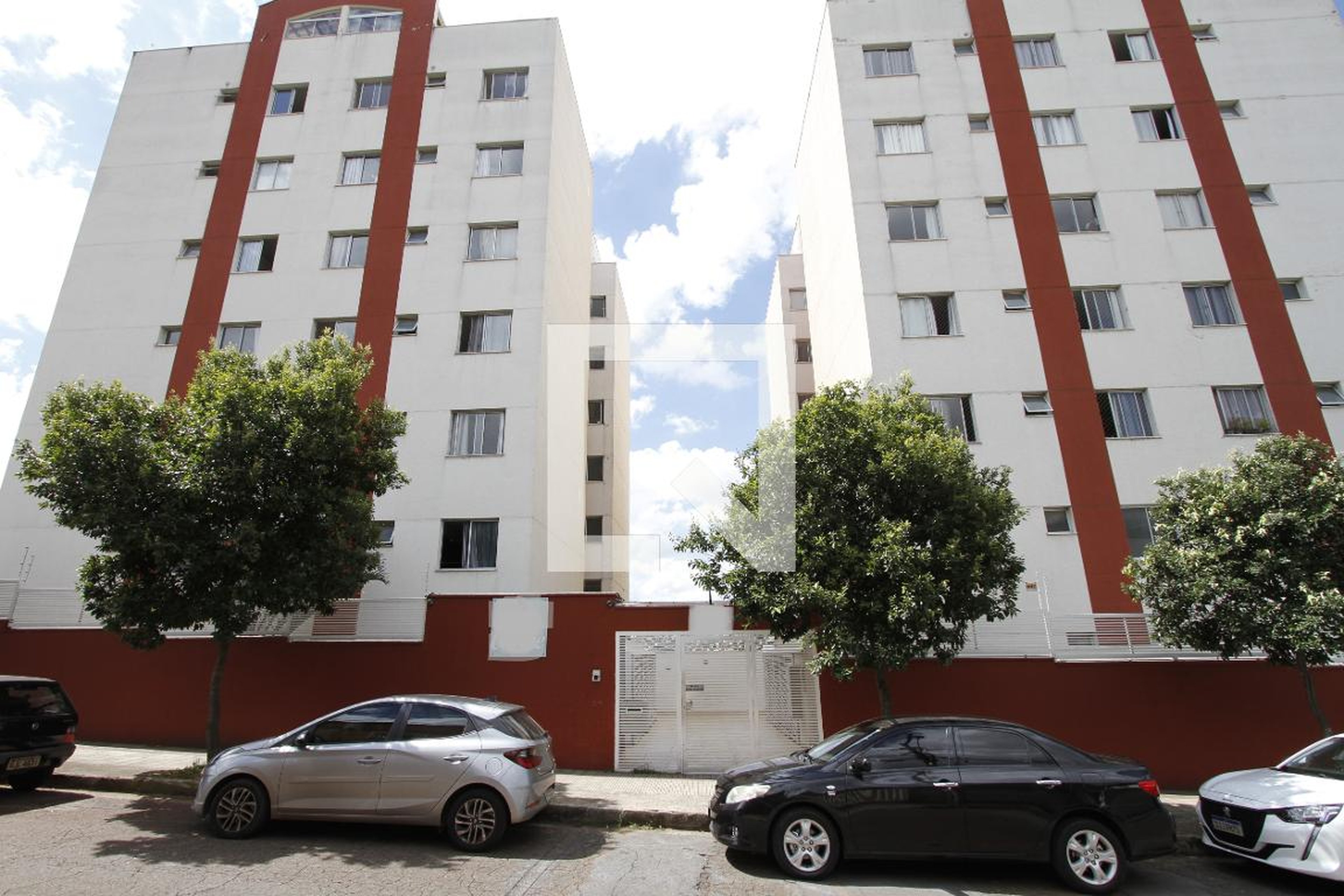 Fachada Condomínio em Rua Curitibanos, 689