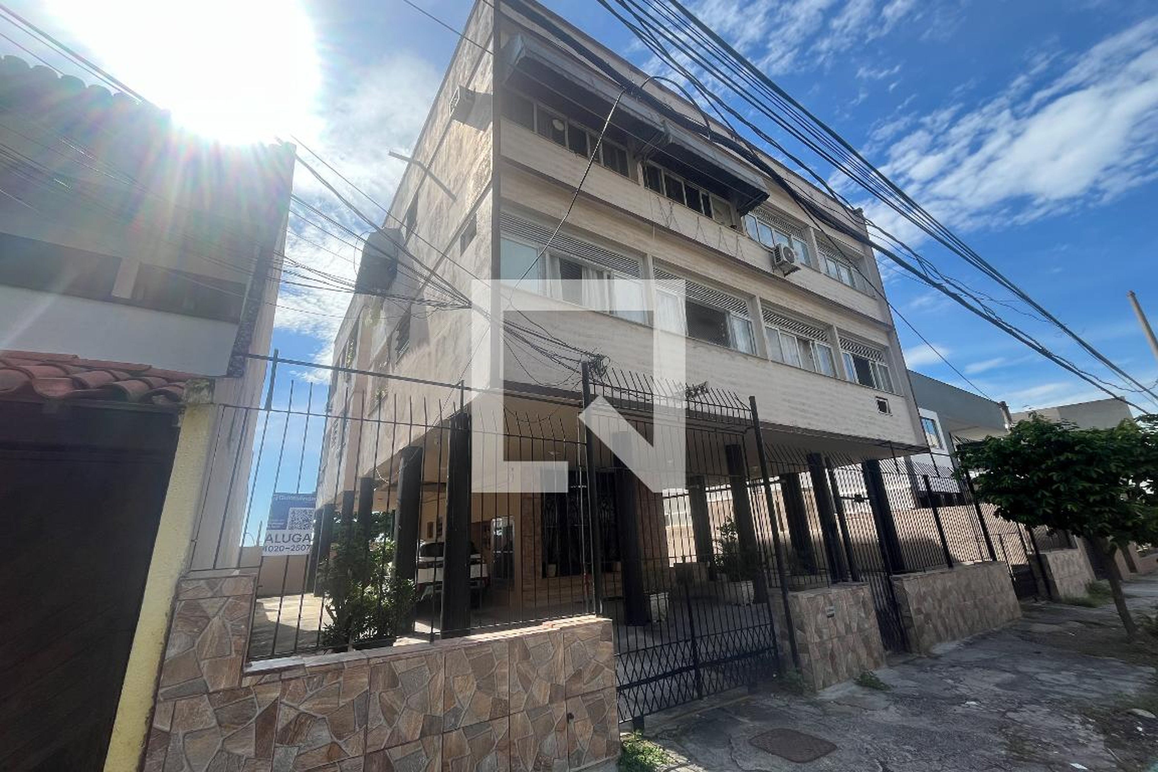 Fachada Condomínio em Rua Paramopama, 518