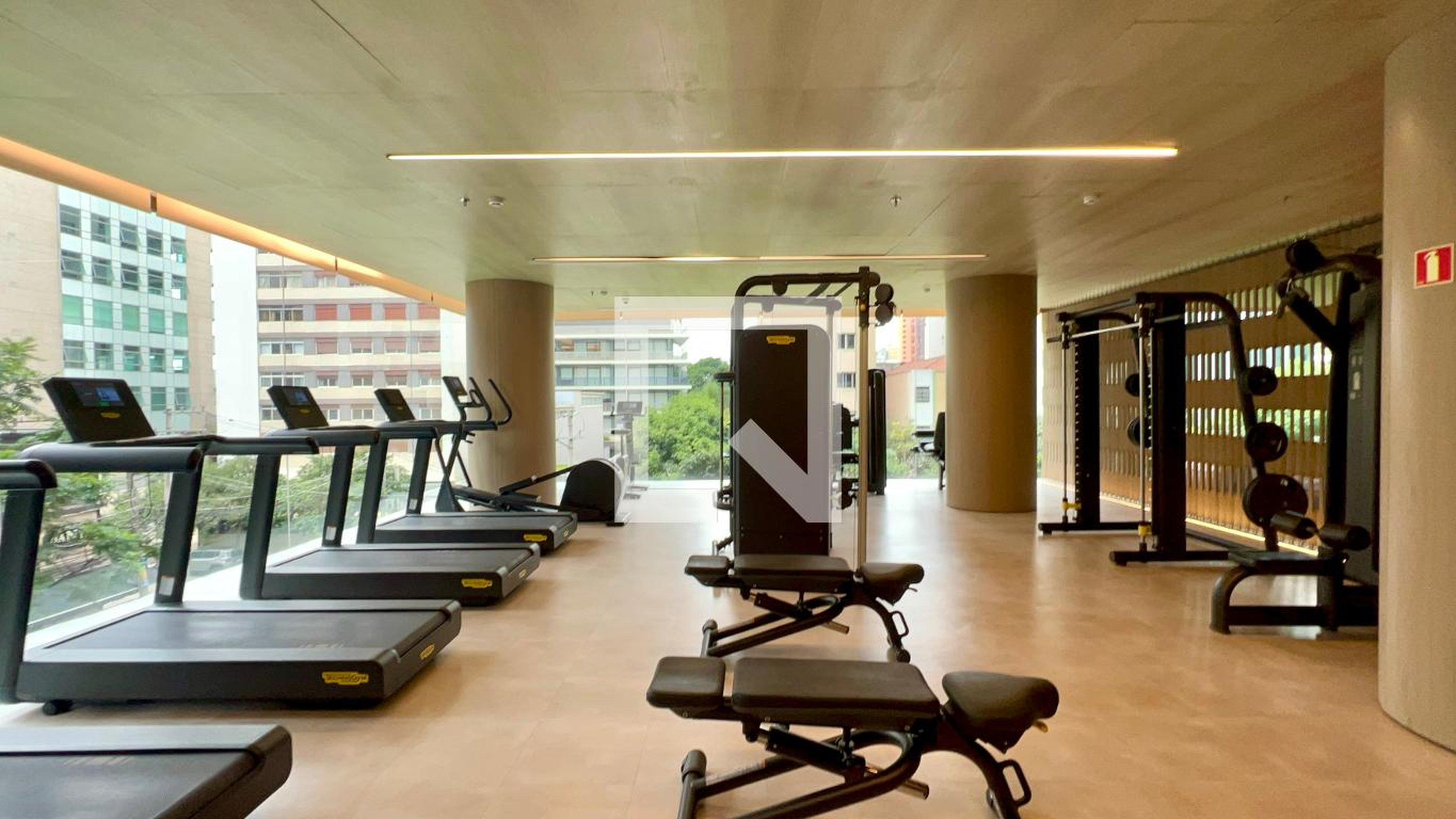 Academia - Praça Henrique Monteiro