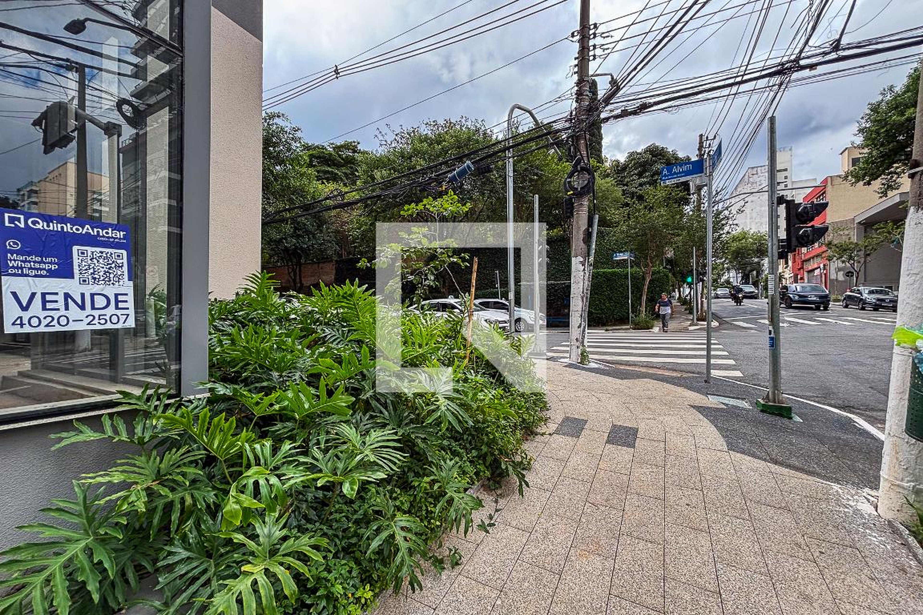 fachada do predio Condomínio em Rua Arruda Alvim, 249